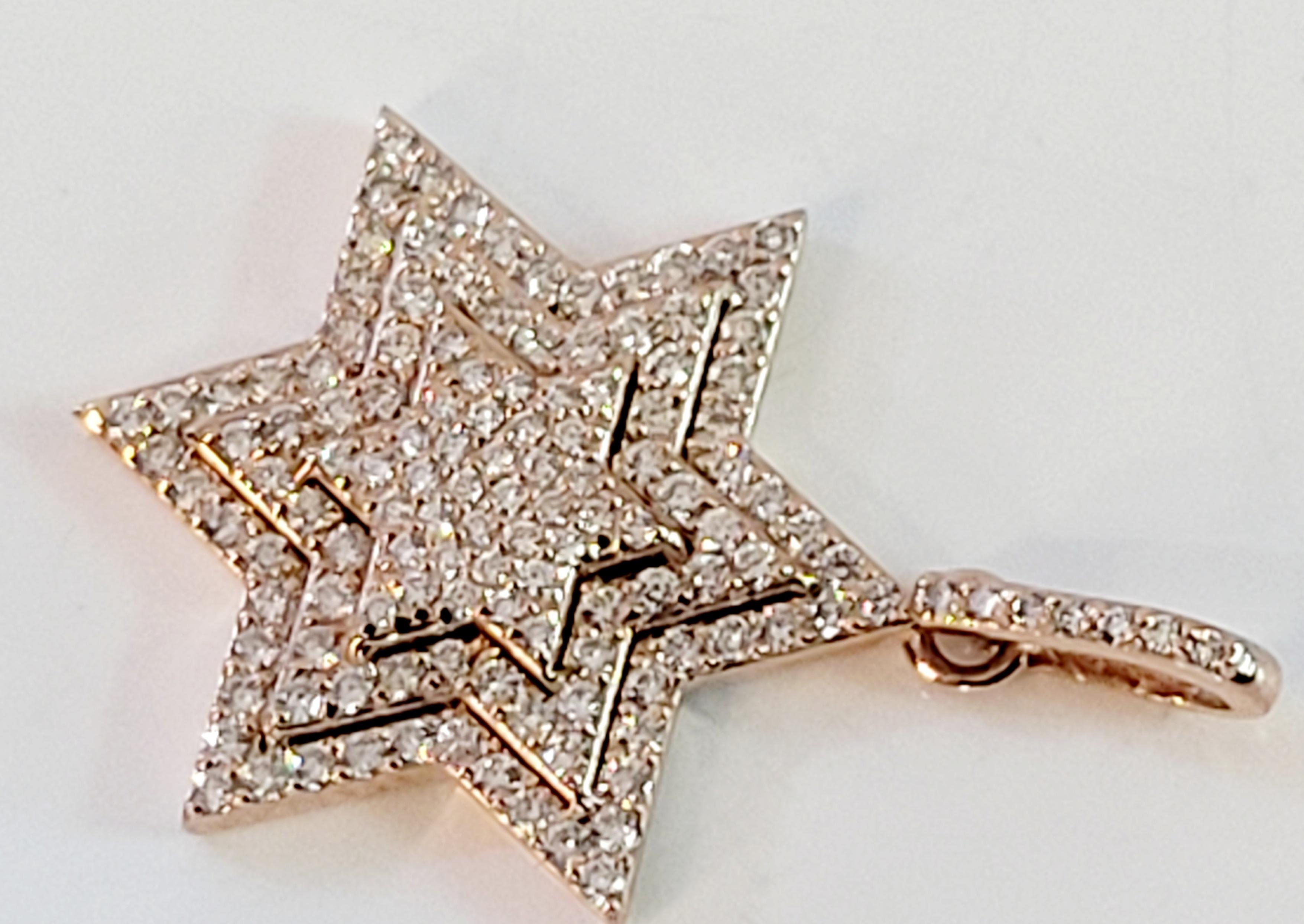 Pendentif en forme d'étoile en or rose 14k avec diamants Neuf - En vente à New York, NY