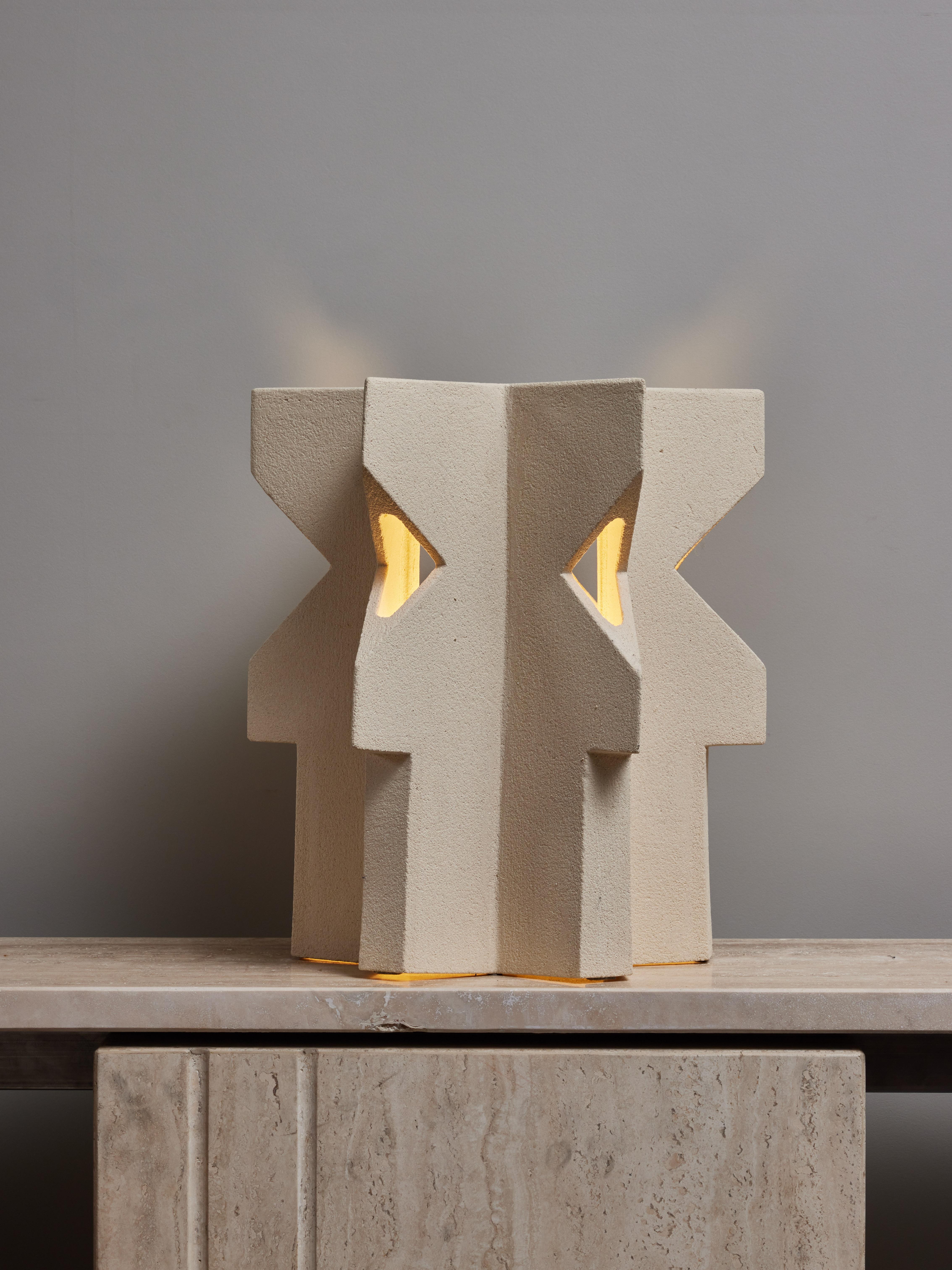 Moderne Lampe de table en céramique en forme d'étoile de Frederic Bourdiec en vente