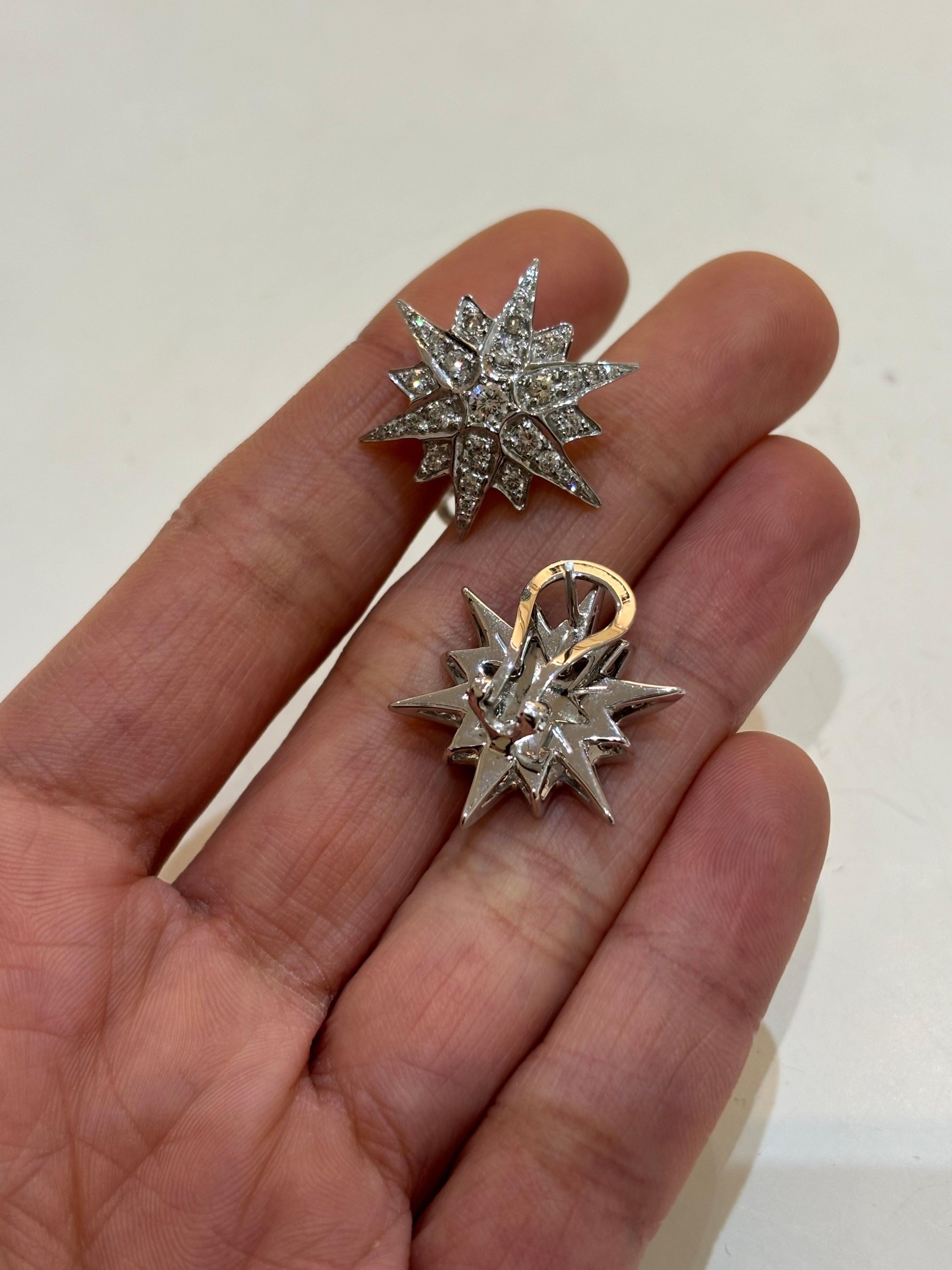 Sternförmige Ohrstecker aus Diamant und Gold (Art déco) im Angebot