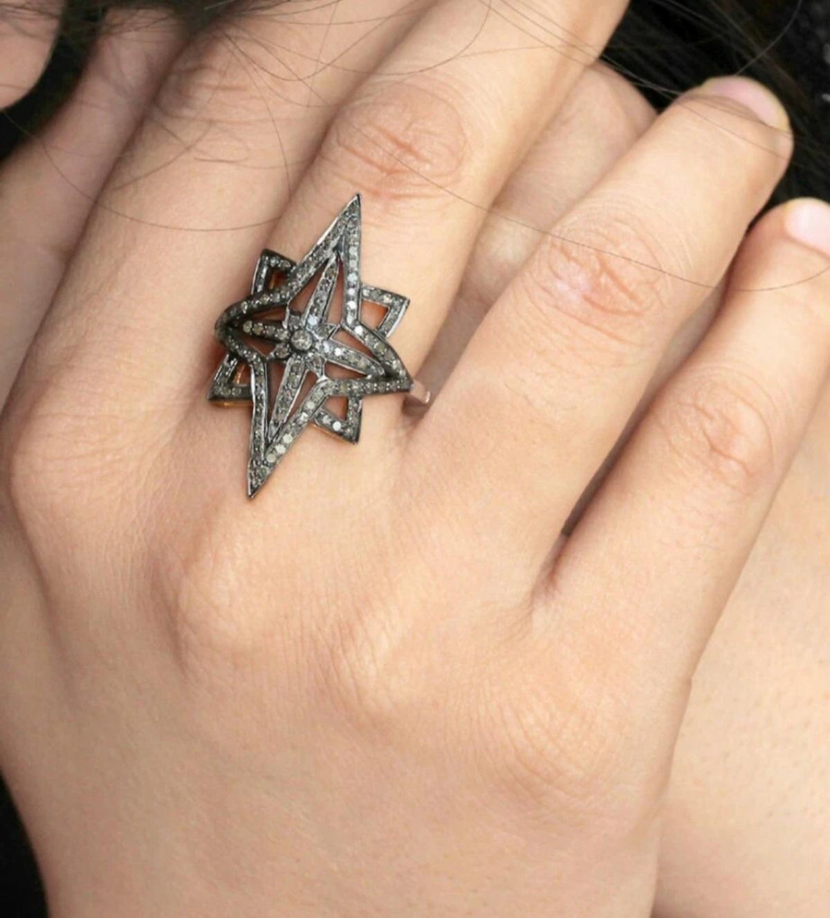 Art Déco Anello a forma di stella Anello in argento 925 con pavé di diamanti Anello di design Regalo casuale in vendita