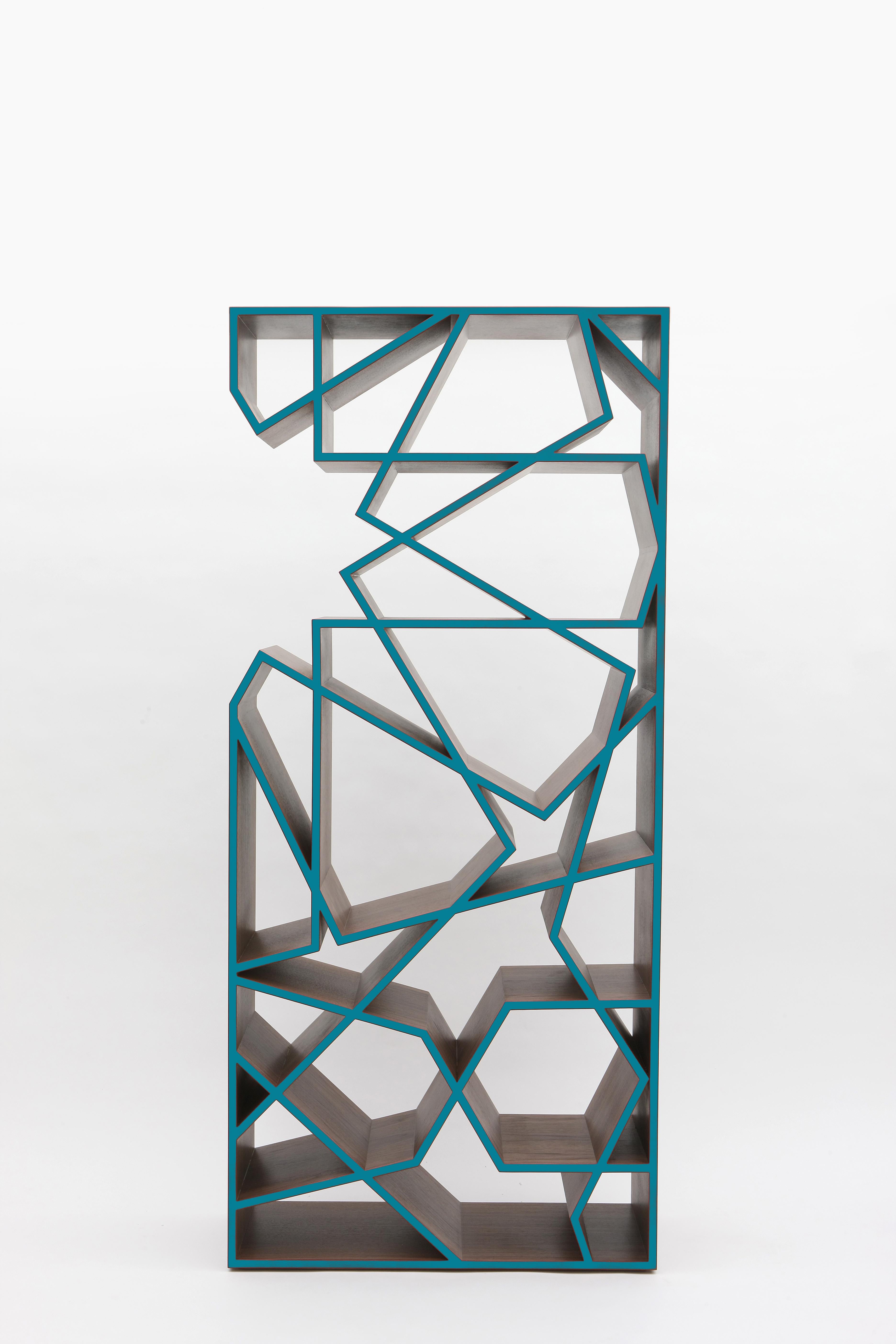 Star Shelf - American walnut geometric bookshelf In New Condition For Sale In Beirut, LB