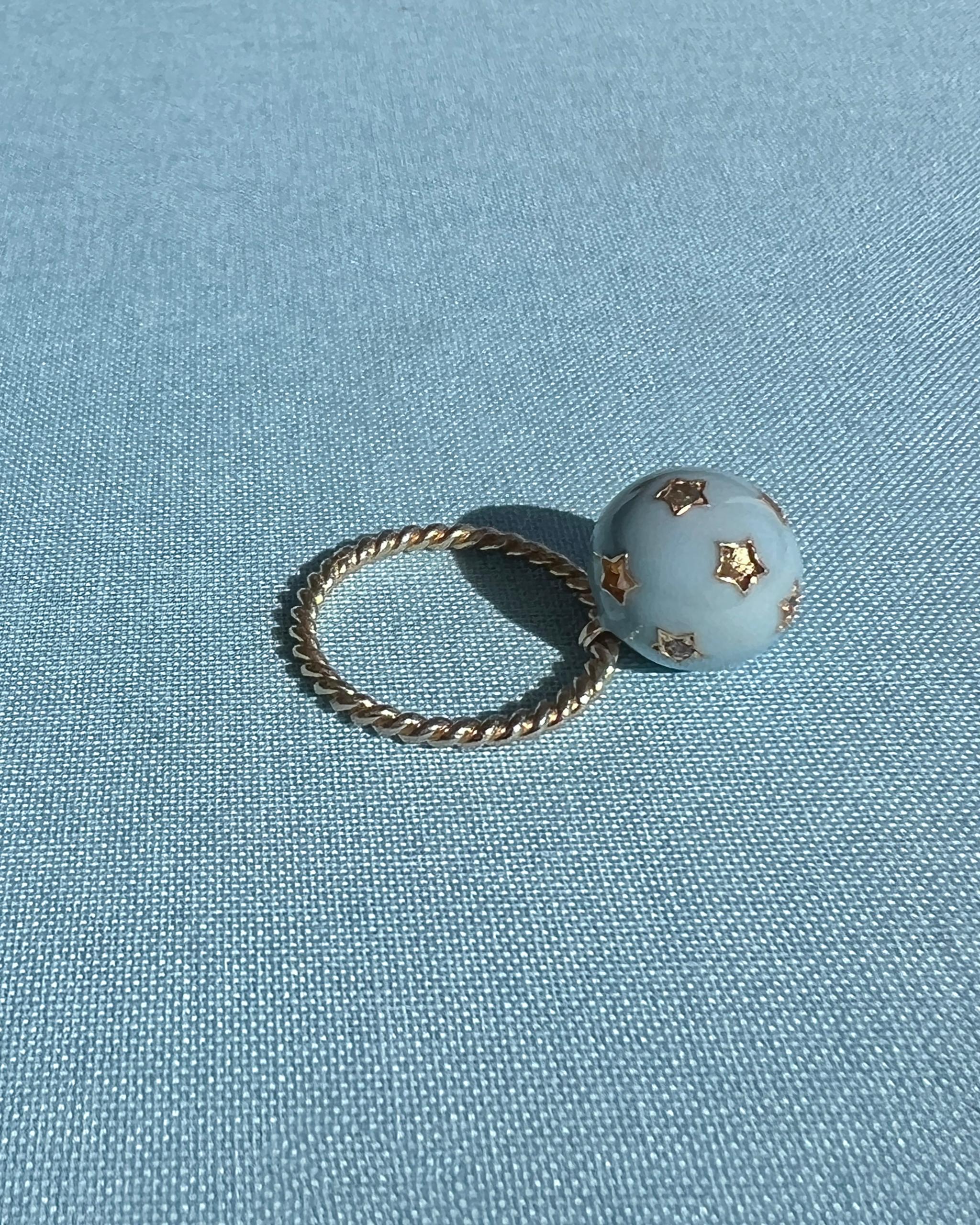 Collier sphère étoilée diamants blancs émail bleu ciel - pendentif goutte céleste en vente 6