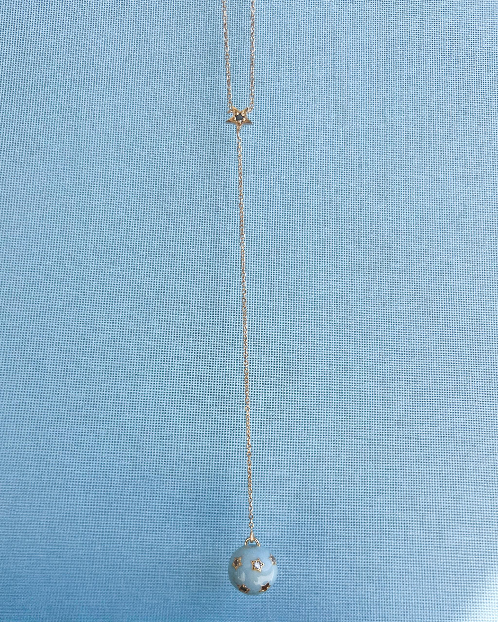 Collier sphère étoilée diamants blancs émail bleu ciel - pendentif goutte céleste Neuf - En vente à Los Angeles, CA
