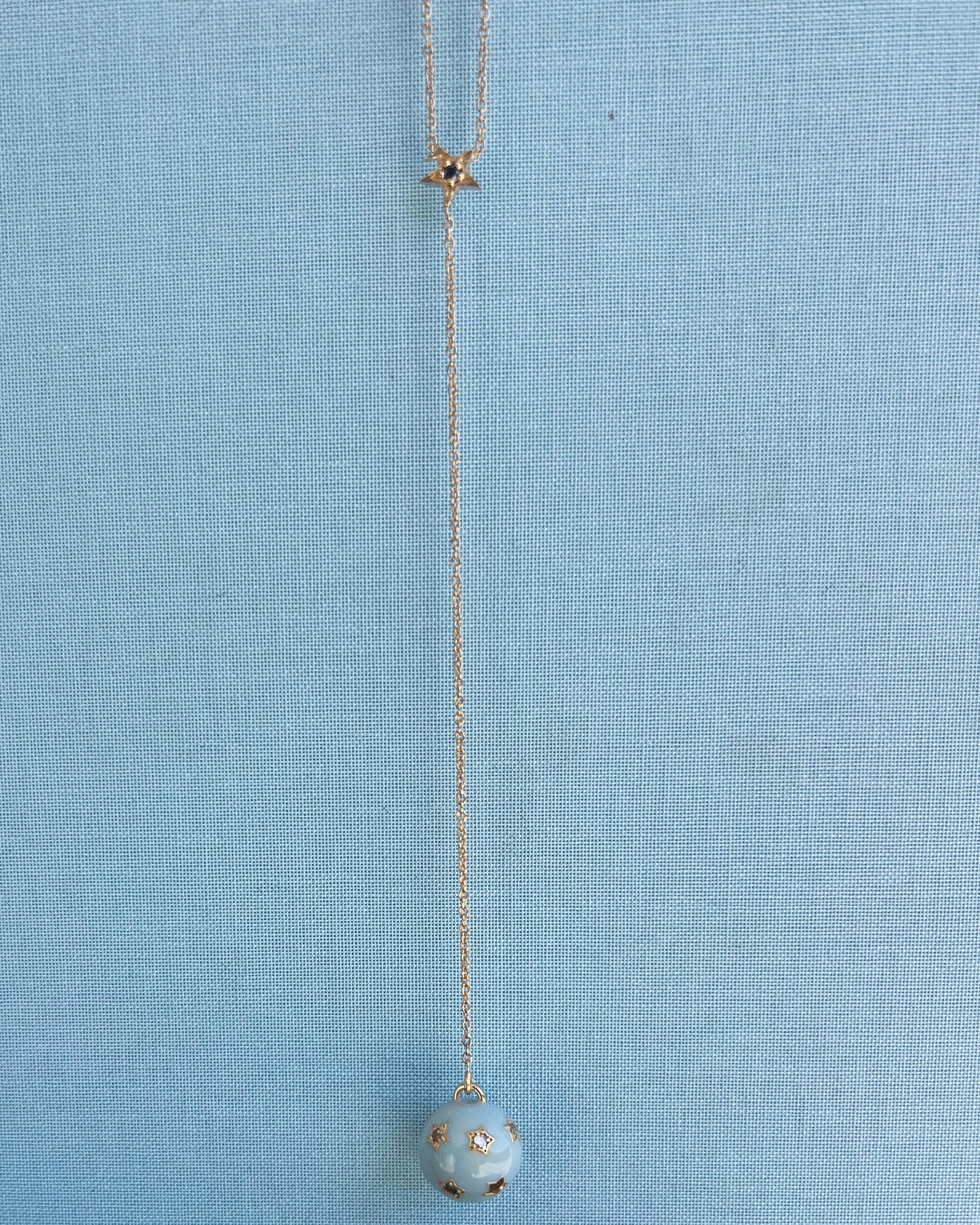 Collier sphère étoilée diamants blancs émail bleu ciel - pendentif goutte céleste Pour femmes en vente