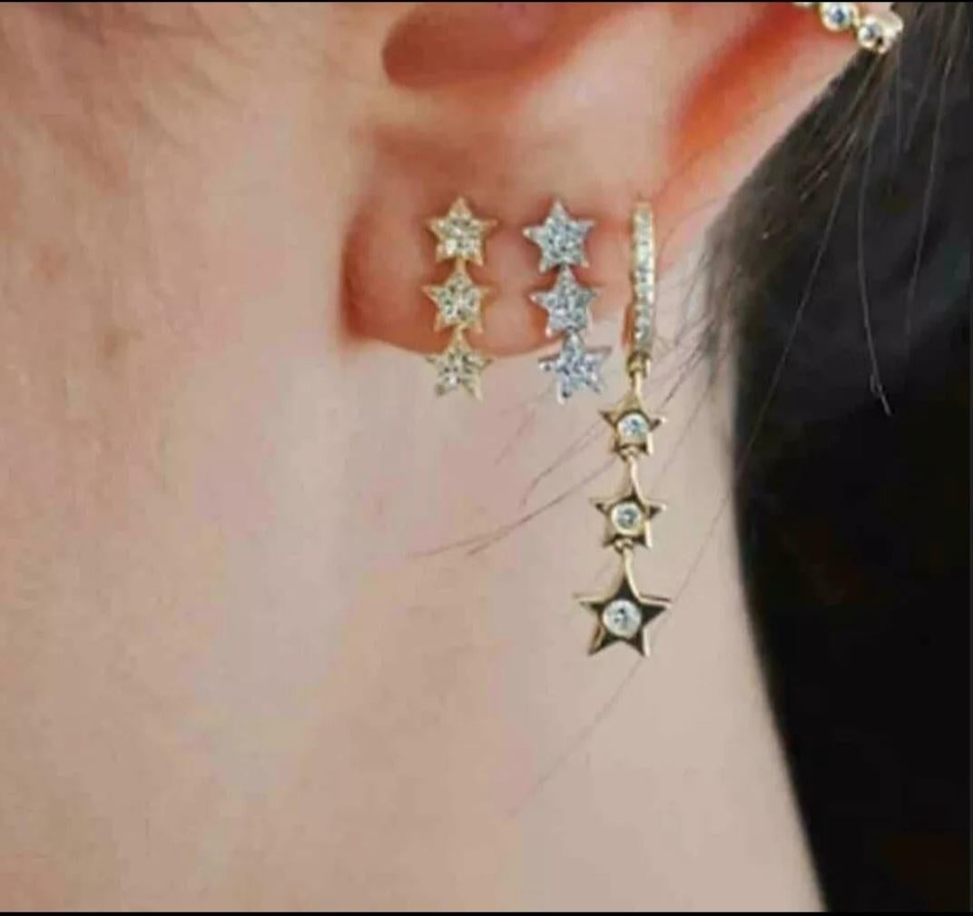 Taglio rotondo Orecchini a stella in oro massiccio 14K per donne Orecchini d'oro fatti a mano. in vendita
