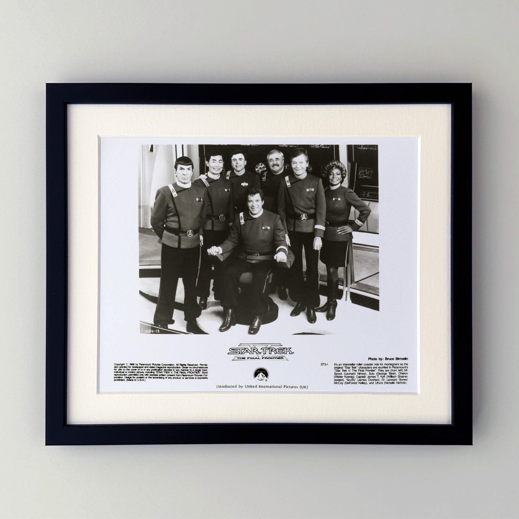  Fotograma original de película publicitaria de 8x10 pulgadas de Star Trek V - La frontera final (1989). 

Los fotogramas publicitarios (película/producción) se crearon para ayudar a los estudios a promocionar sus nuevas películas. Los fotogramas se