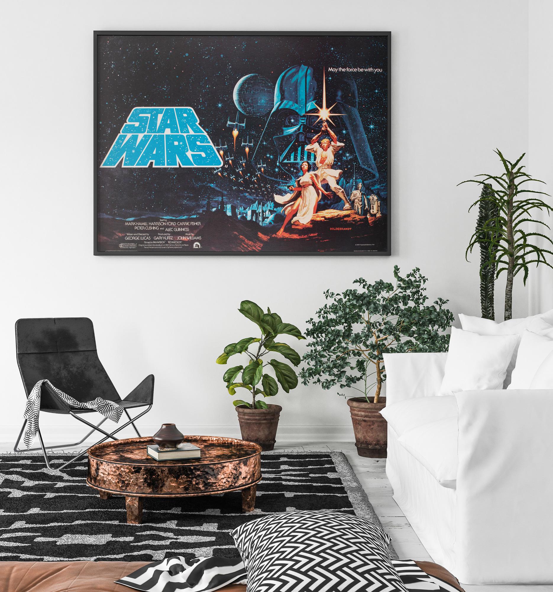Eines der seltensten Star Wars-Plakate und von vielen begeisterten Sammlern als der Heilige Gral angesehen, ist das Original Hildebrandt British Quad Filmplakat (auch bekannt als Style B Design).

1977 traten Greg und Tim Hildebrandt an 20th Century