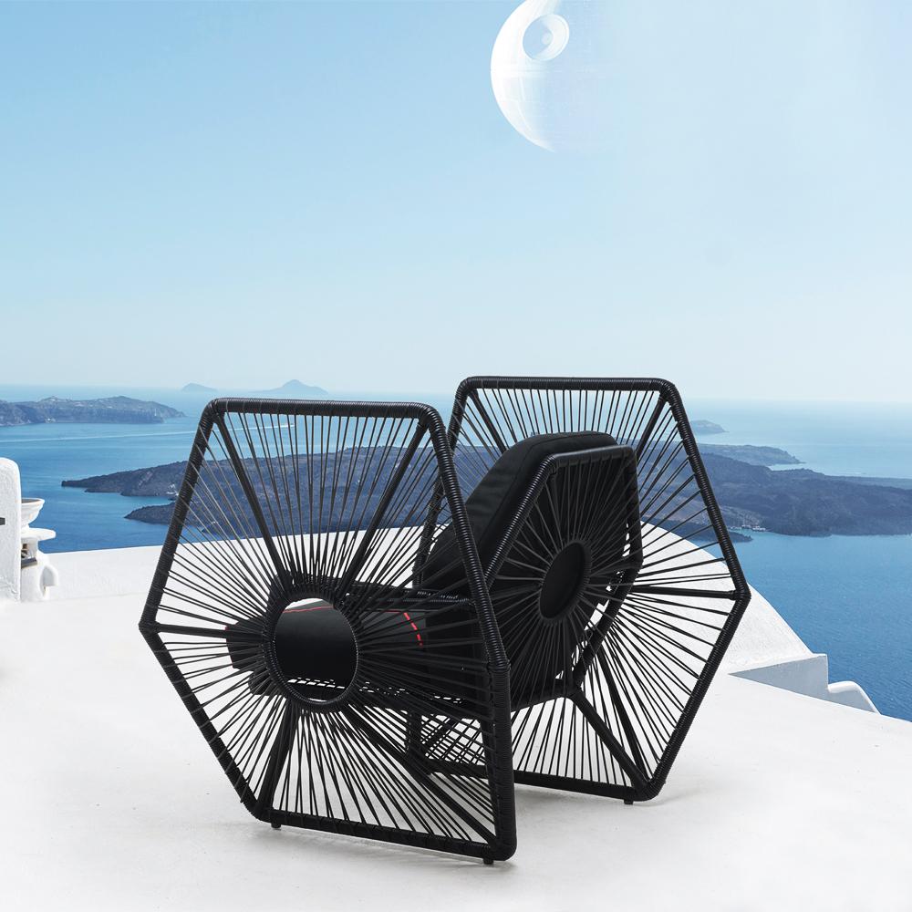 Star Wars Fighter Armchair Black or White In New Condition For Sale In Paris, FR