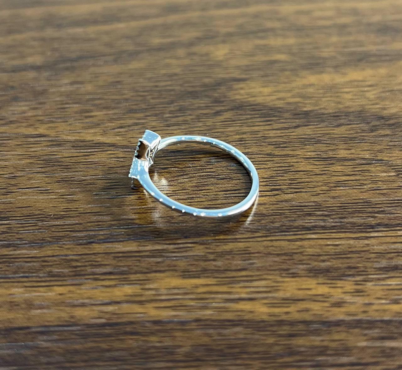 Star White Diamond Brilliant 14K White Gold Dainty Fun Statement Minimalist Ring In New Condition For Sale In Oakton, VA