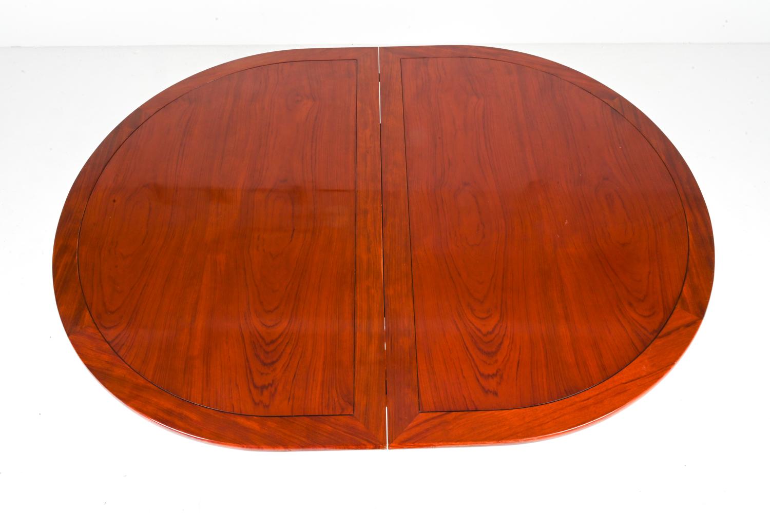 French Starbay Art Deco-Style Mahogany Dining Table For Sale