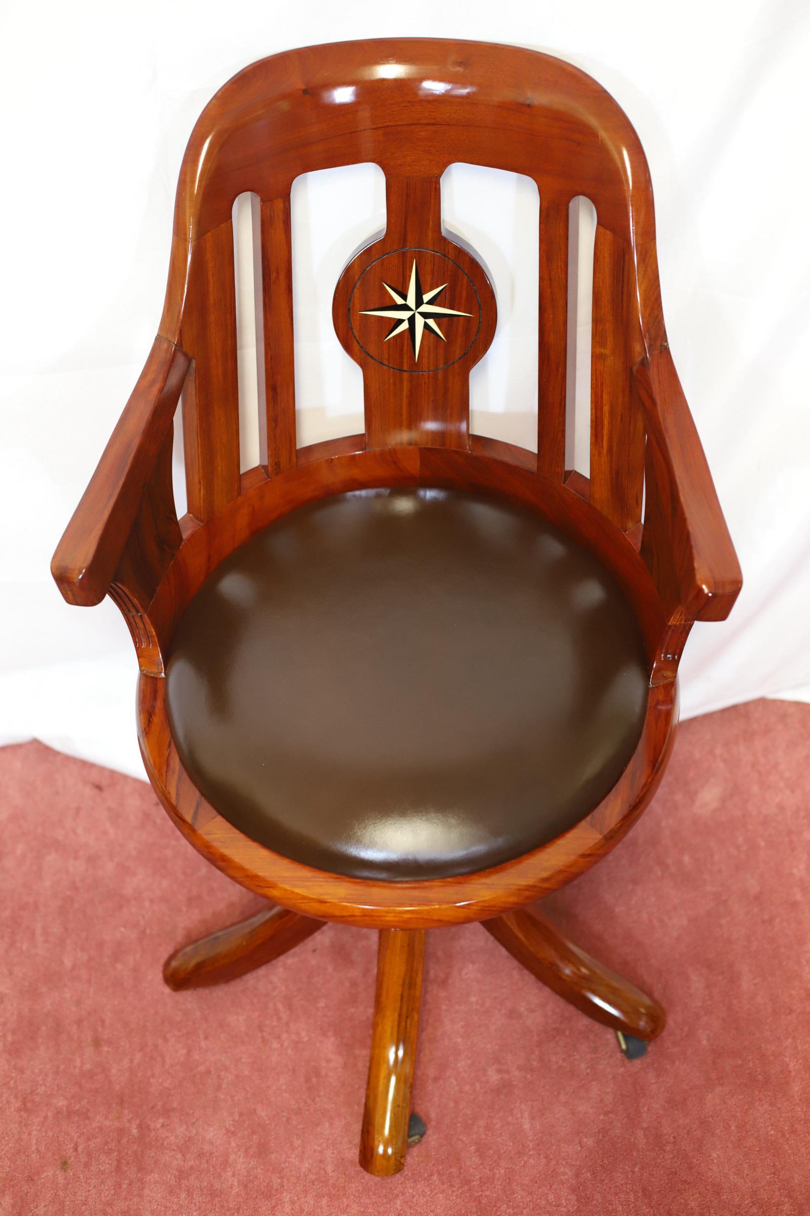 Starbay , Atemberaubender Schreibtisch 'Richelieu' im Campaigner-Stil und Drehstuhl 'Normandie' im Angebot 24