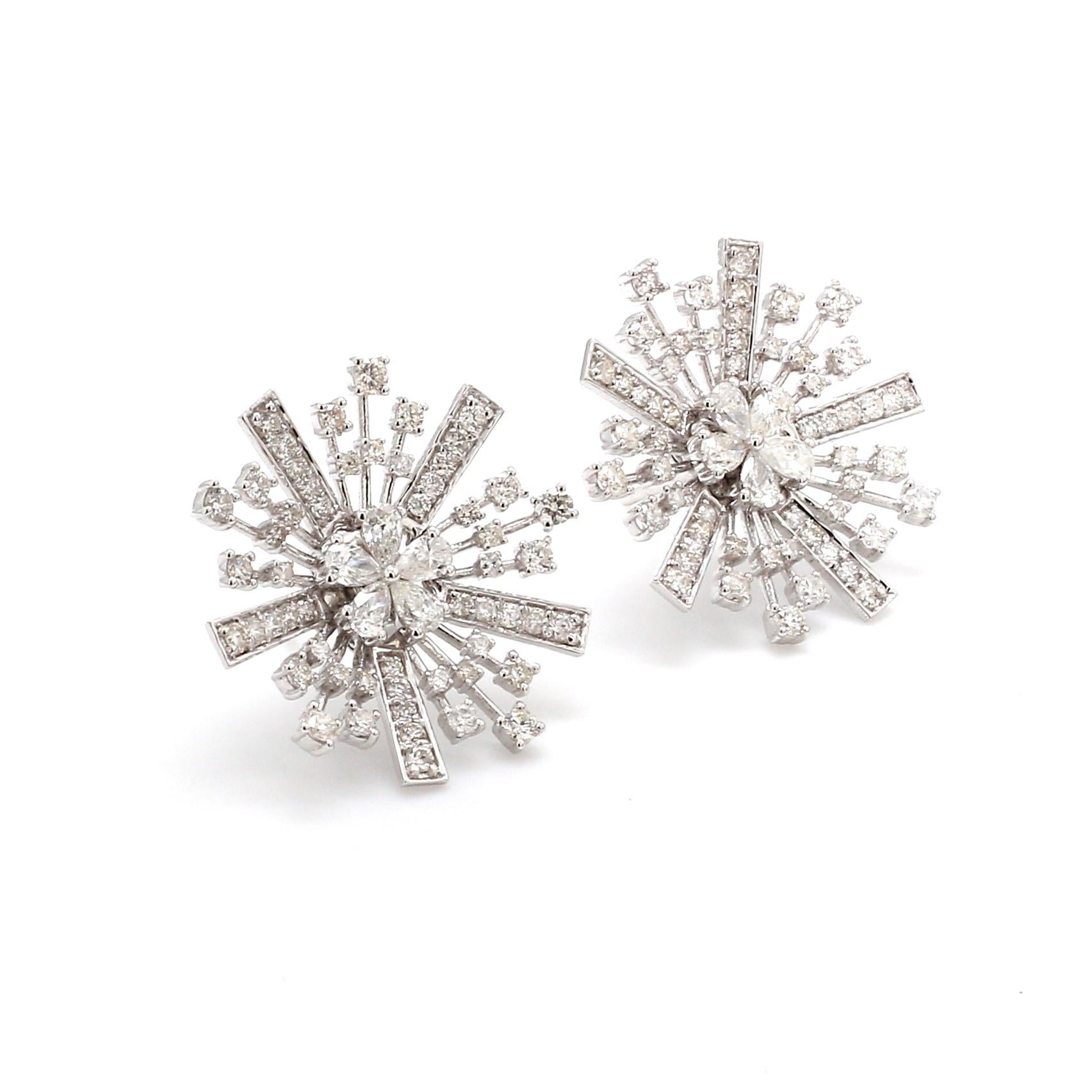 Modern Starburst 2.70ct SI/H Diamond Stud Earrings in 18k Solid White Gold For Sale