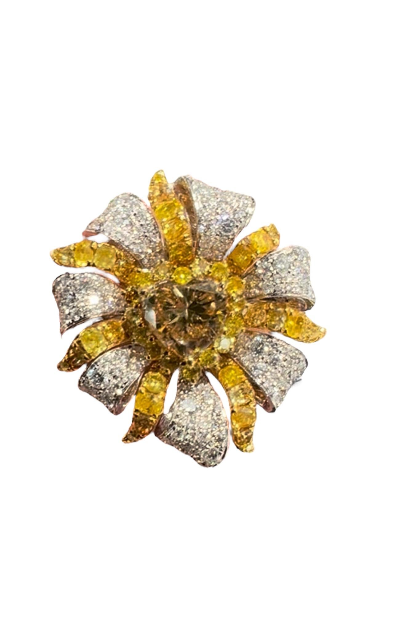 Moderno Anello/pendente da cocktail Starburst in oro 18 carati con diamanti gialli cognac a forma di cuore in vendita