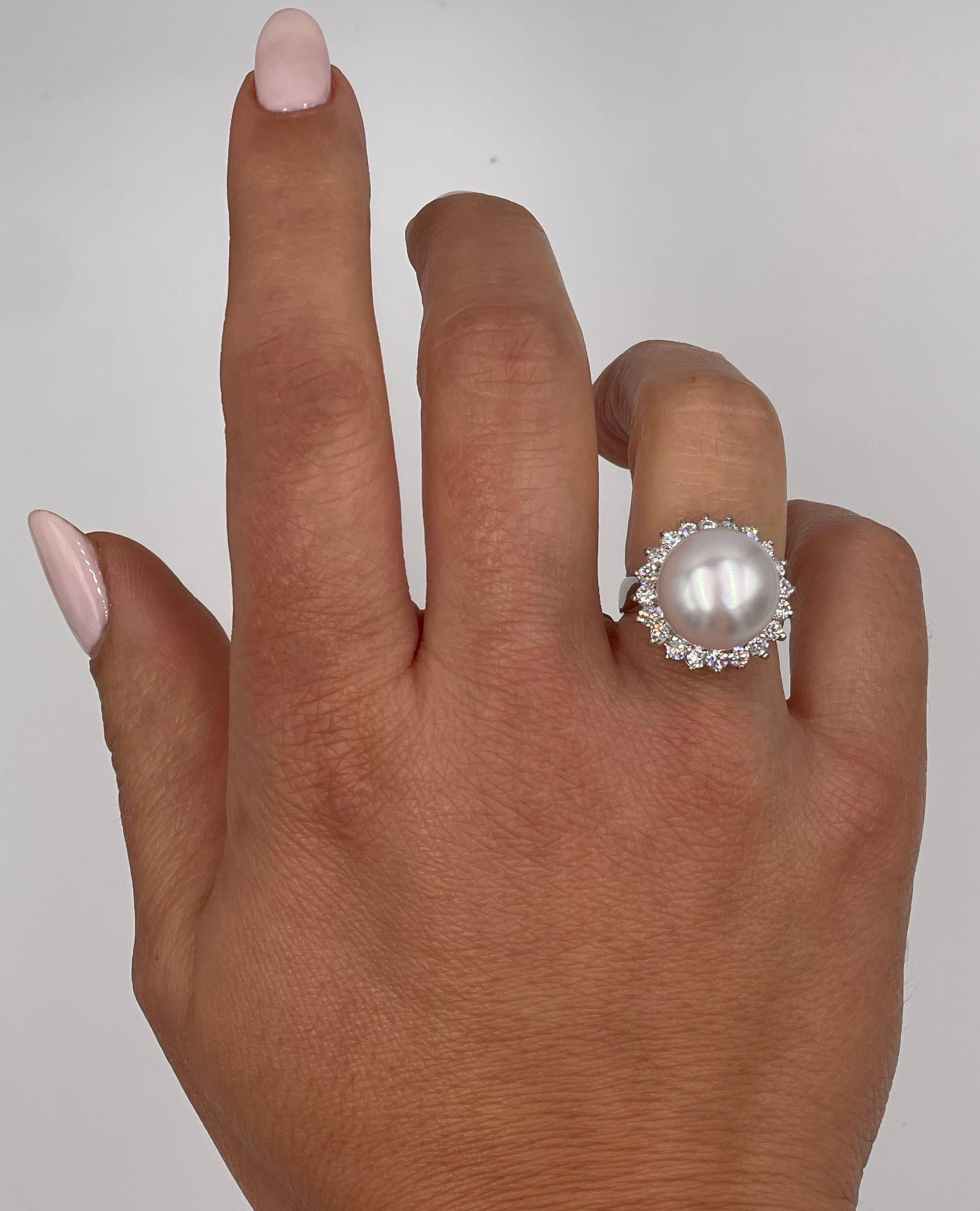 Anillo de Diamantes Starburst con Perla del Mar del Sur en Oro Blanco de 14K en venta 1