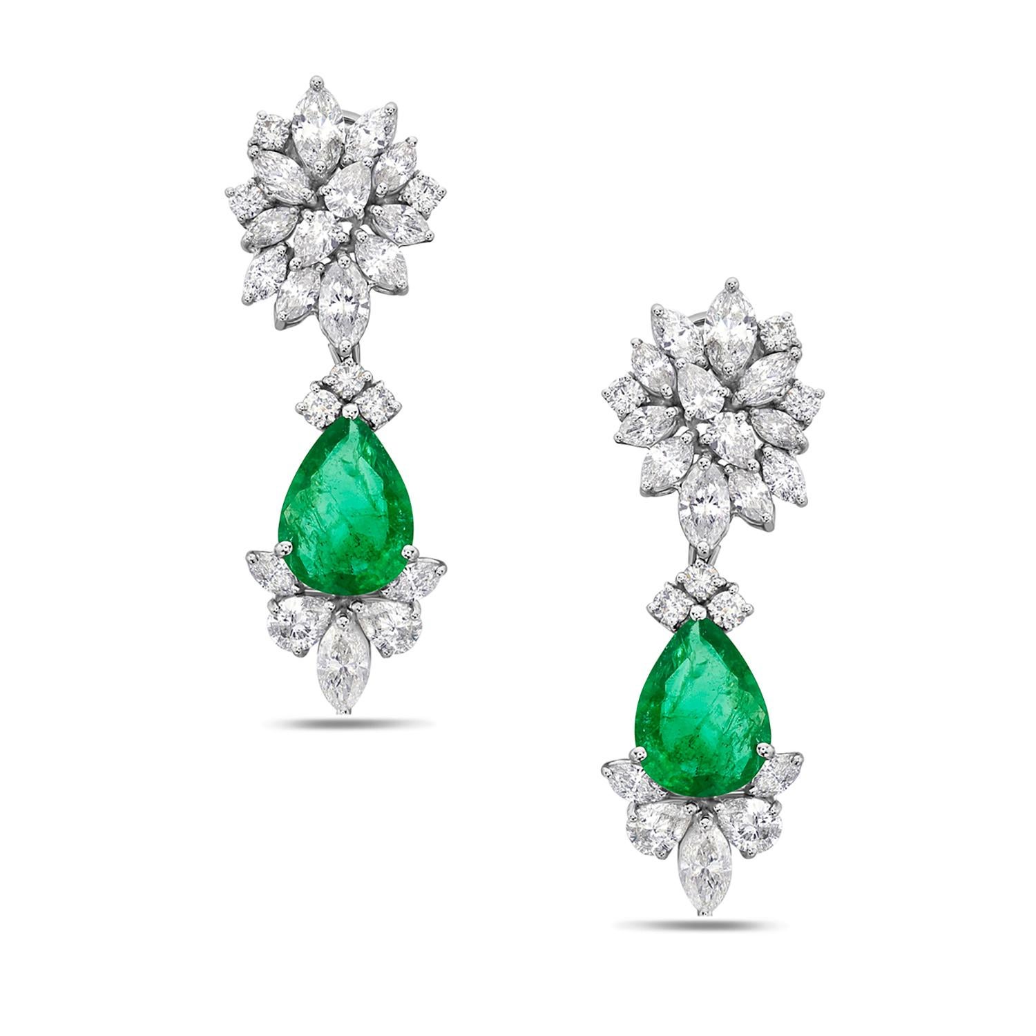 Starburst Earrings With Zambian Emerald Accented With Diamonds In 18k White Gold In New Condition For Sale In New York, NY