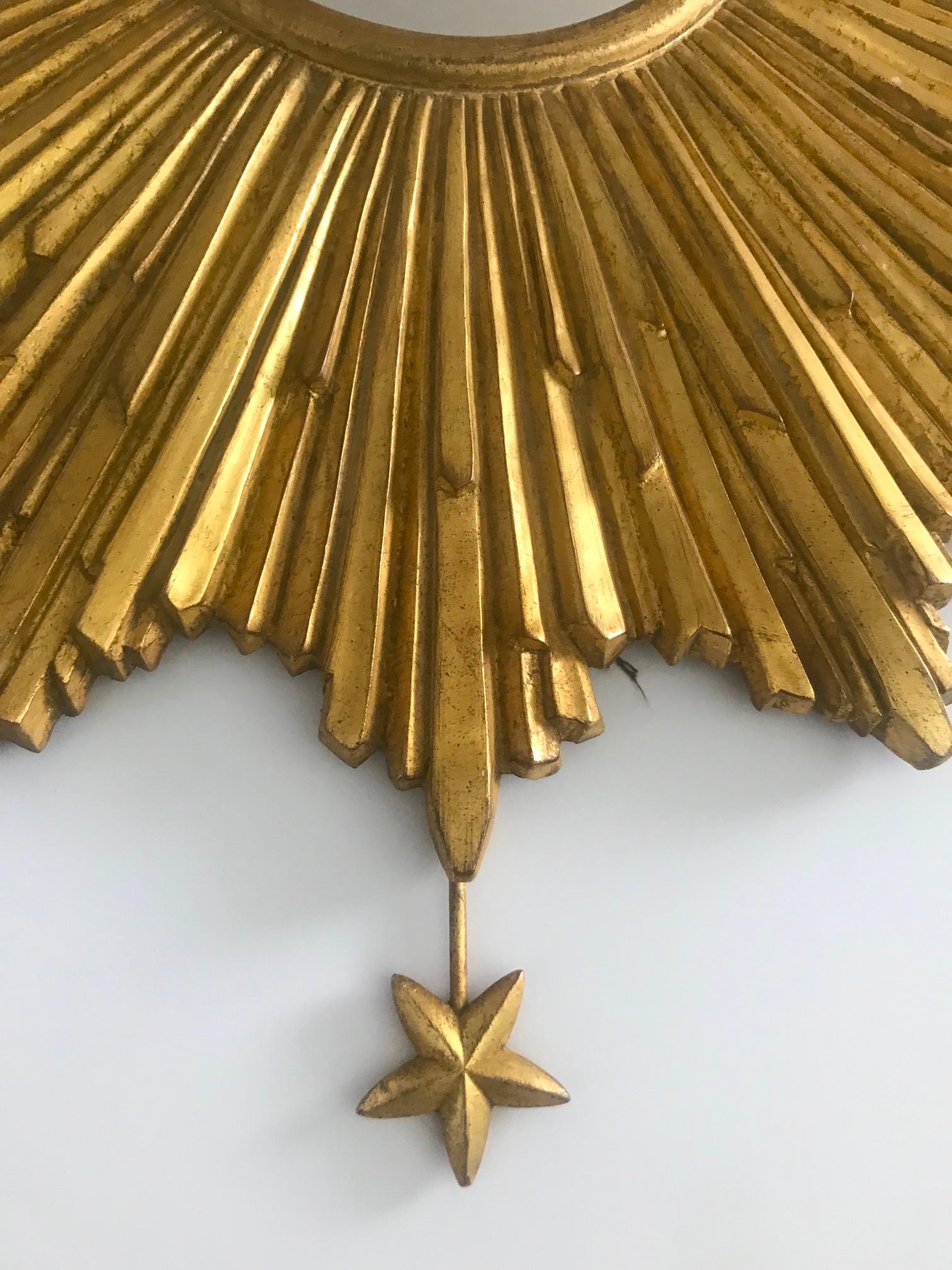 Bois Vieux Miroir Starburst sculpté à la main avec finition feuille d'or antique