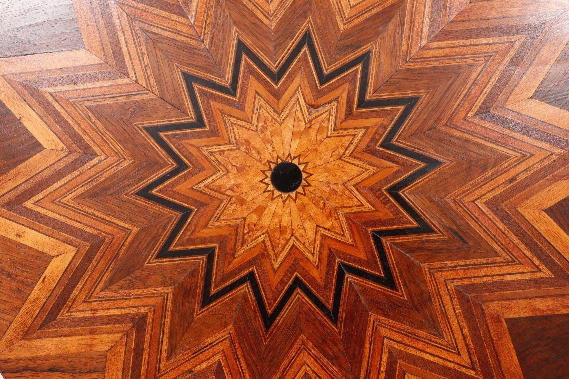 Starburst Parquetry Tilt Top Occasional Table In Good Condition For Sale In Bradenton, FL