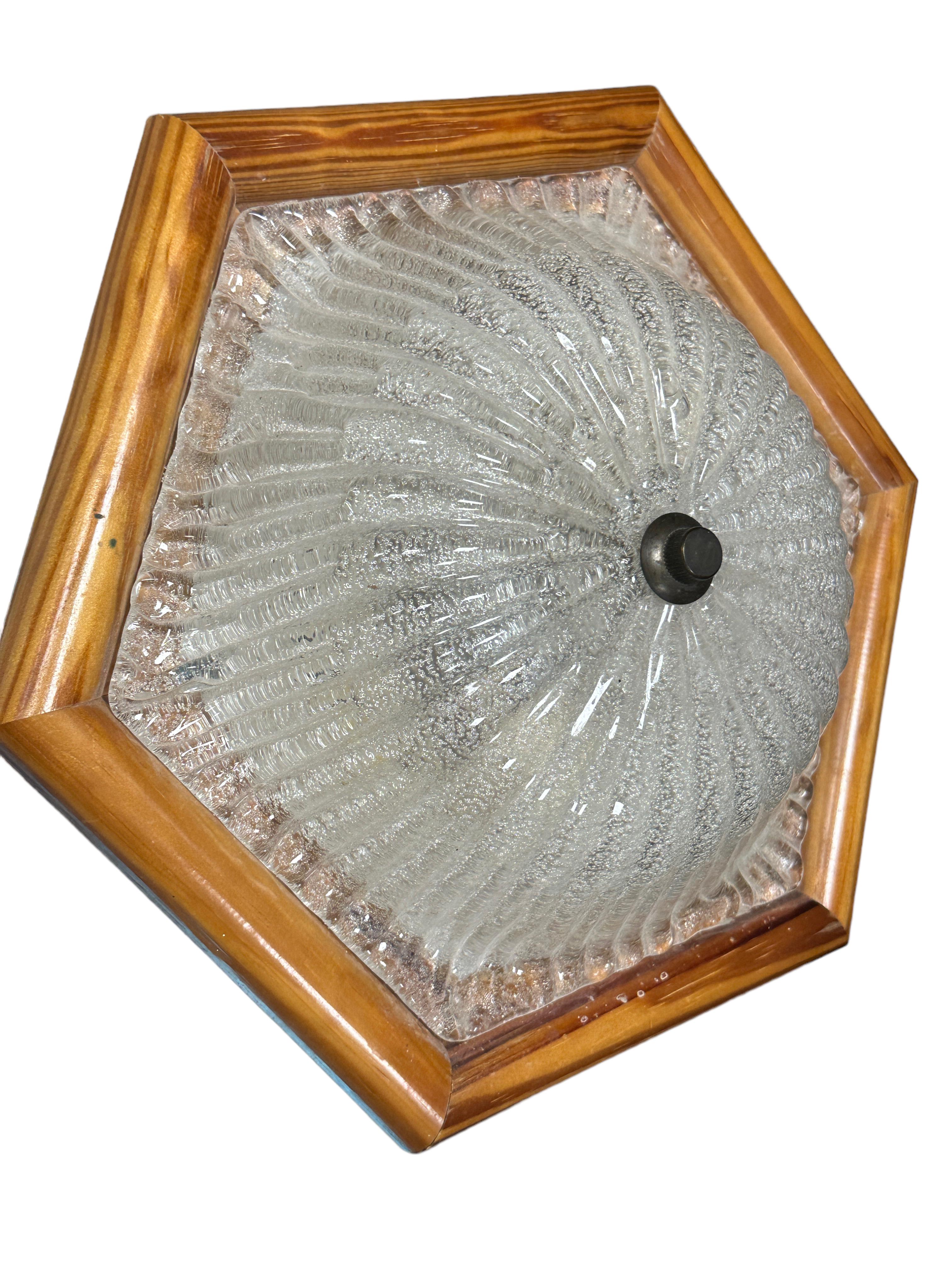 Starburst Pattern Ice Glass and Wood, Flush Mount Ceiling Light, Austria, 1980s In Good Condition For Sale In Nuernberg, DE