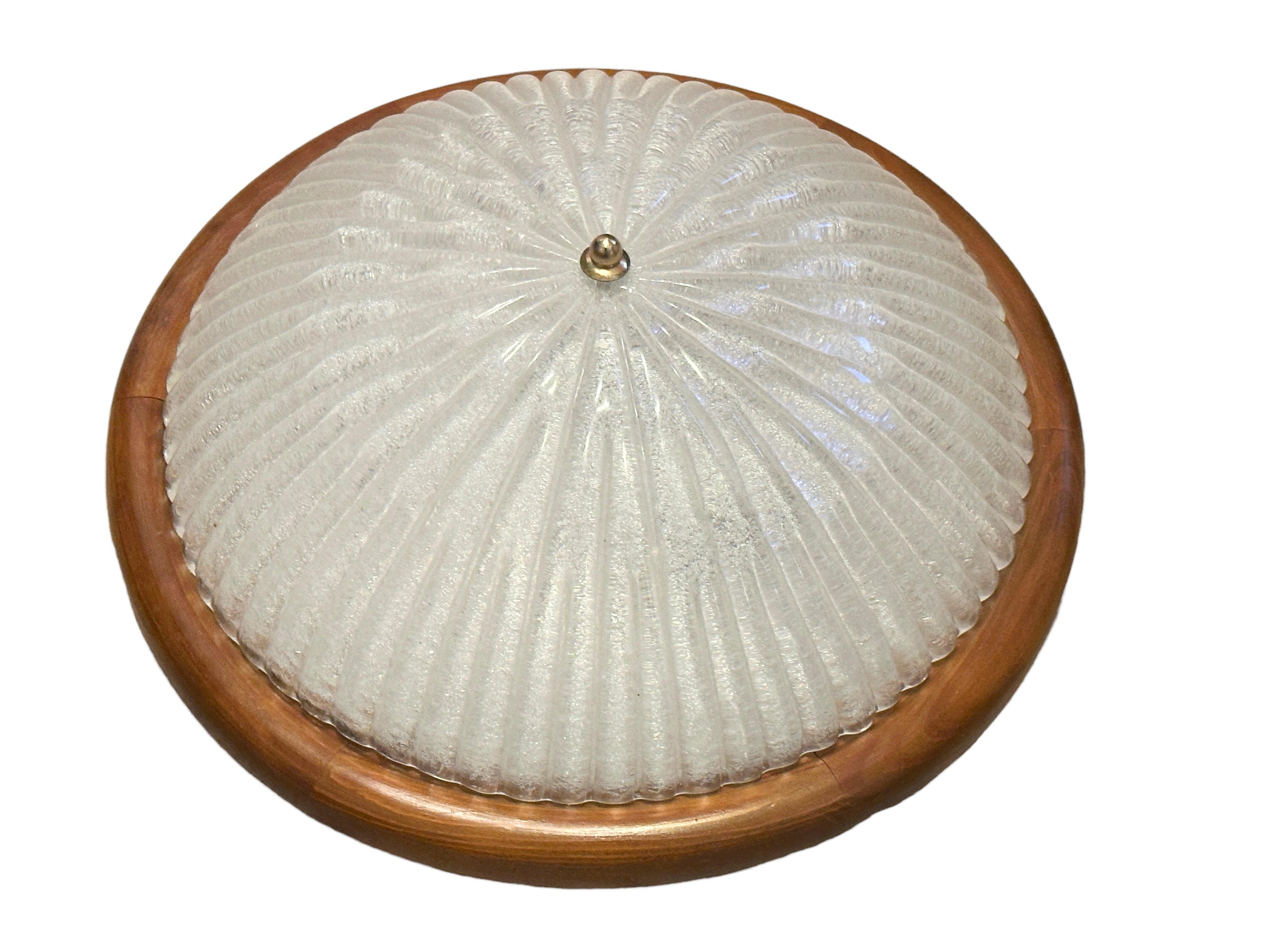 Starburst Pattern Ice Glass and Wood, Flush Mount Ceiling Light, Italy, 1970s For Sale 2
