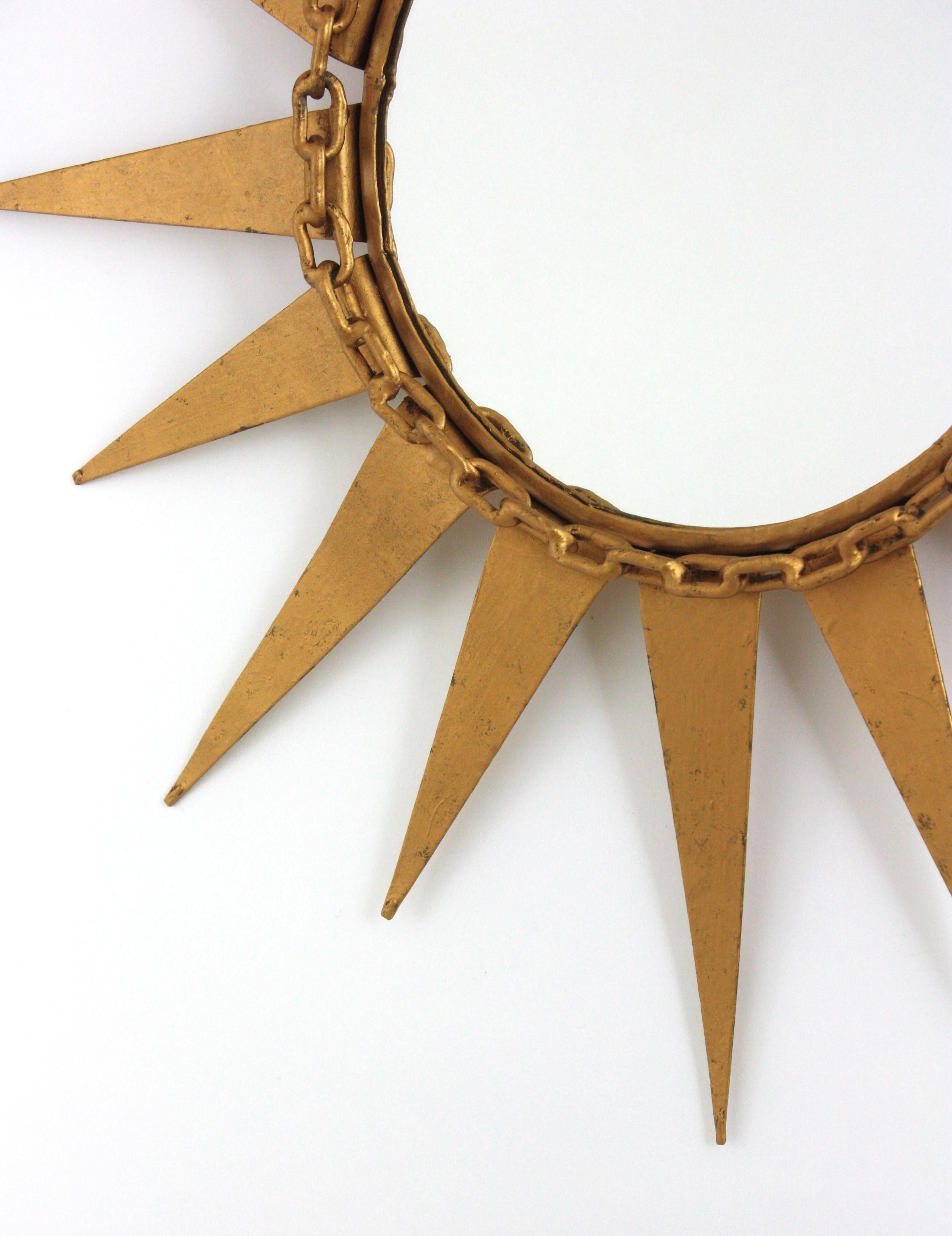 Starburst Sunburst Mirror in Gilt Iron with Chain Link Motif, Spain 1950s For Sale 5
