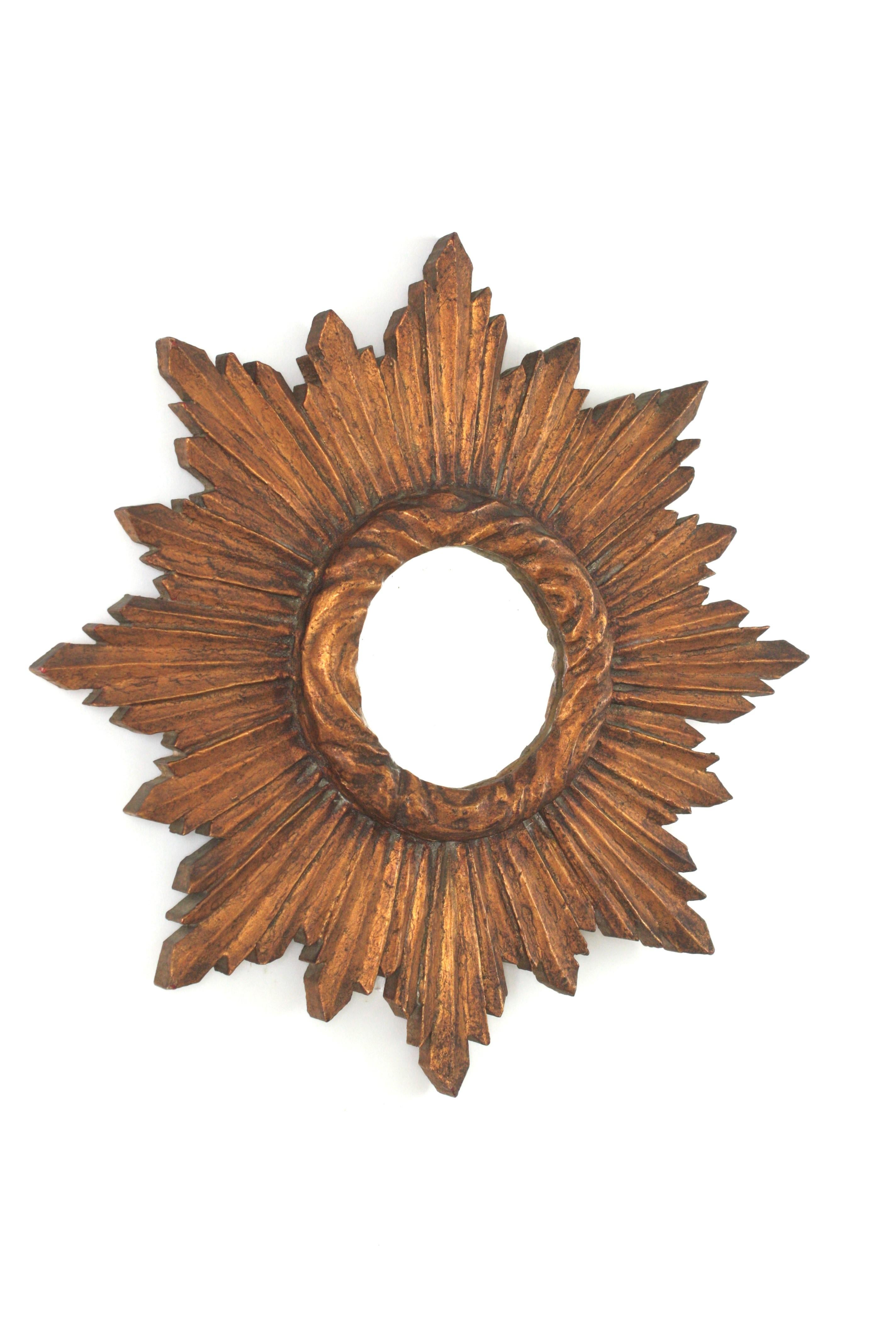 Spagnolo Specchio Starburst Sunburst in legno dorato, barocco spagnolo, anni '40 in vendita