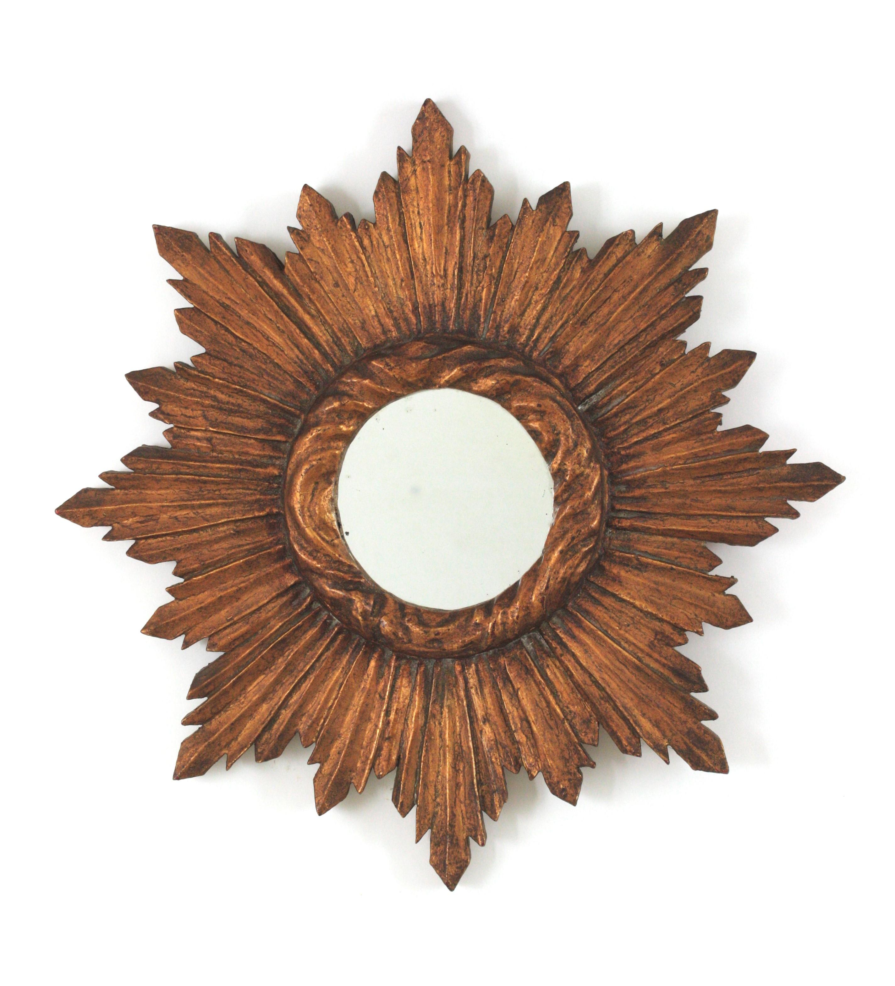 Fatto a mano Specchio Starburst Sunburst in legno dorato, barocco spagnolo, anni '40 in vendita
