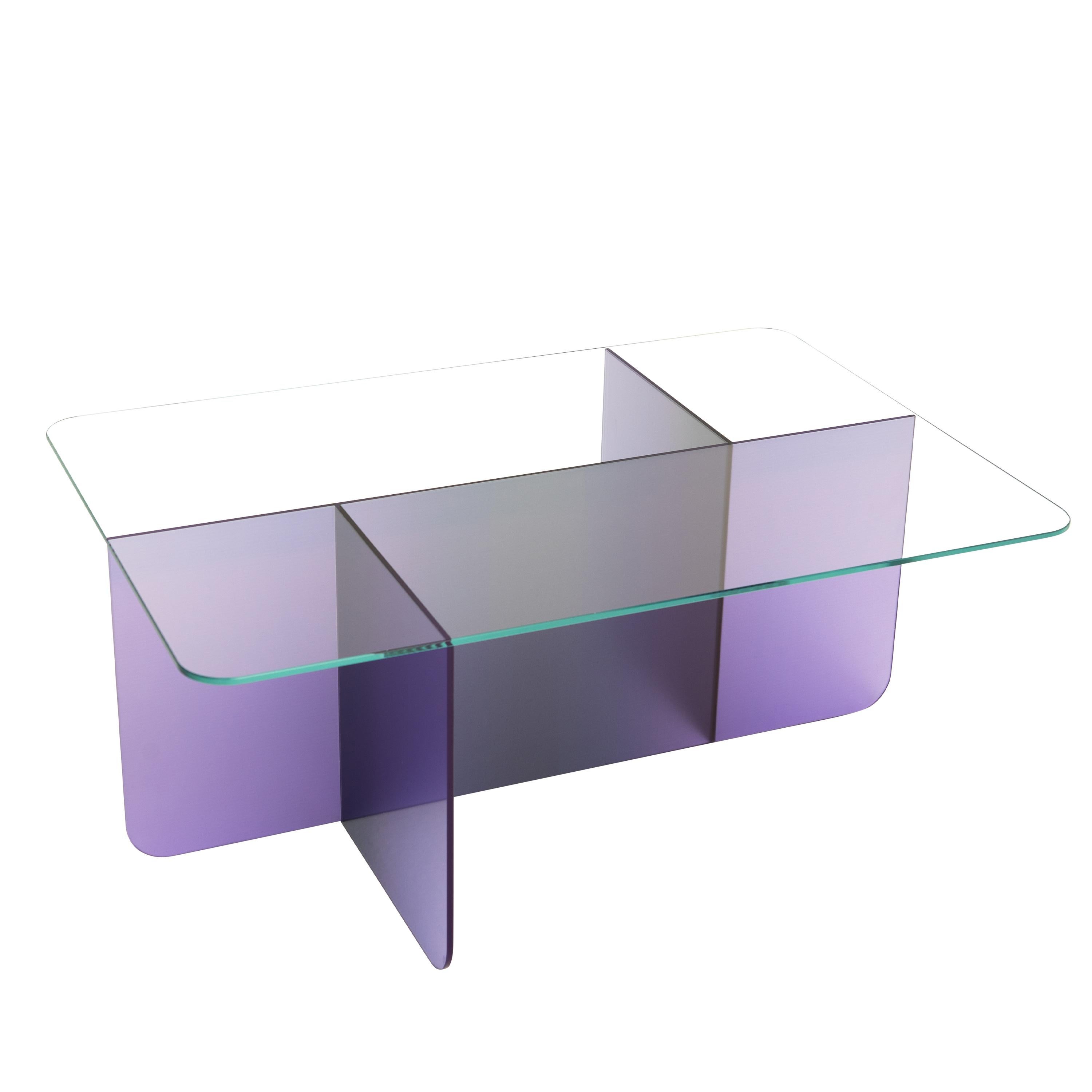 Table basse Stardust par Studio Monsoleil
Dimensions : D 100 x L 70 x H 55 cm.
Matériaux : Verre feuilleté.

Studio Monsoleil vous invite à embrasser la beauté et l'émerveillement de l'univers avec la table basse Stardust. Laissez sa matière en
