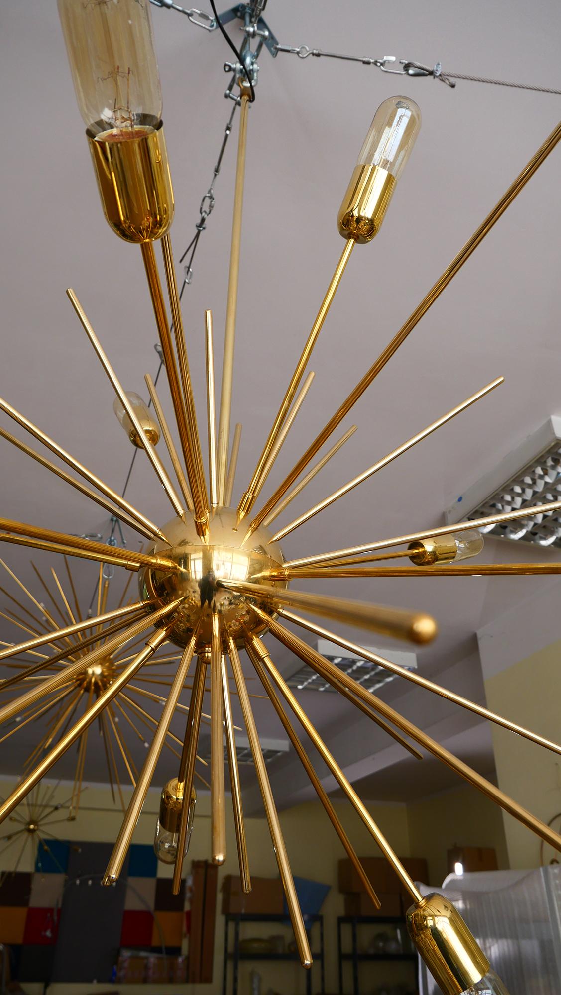 Stardust – großer Sputnik-Kronleuchter, massives Messing, 90 cm (35 Zoll), jetzt erhältlich  (Europäisch) im Angebot