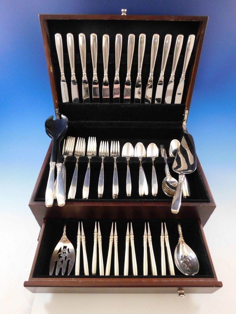 Stunning starfire by Lunt Silver flatware set, 78 pieces. This set includes:

12 knives, 9 1/8