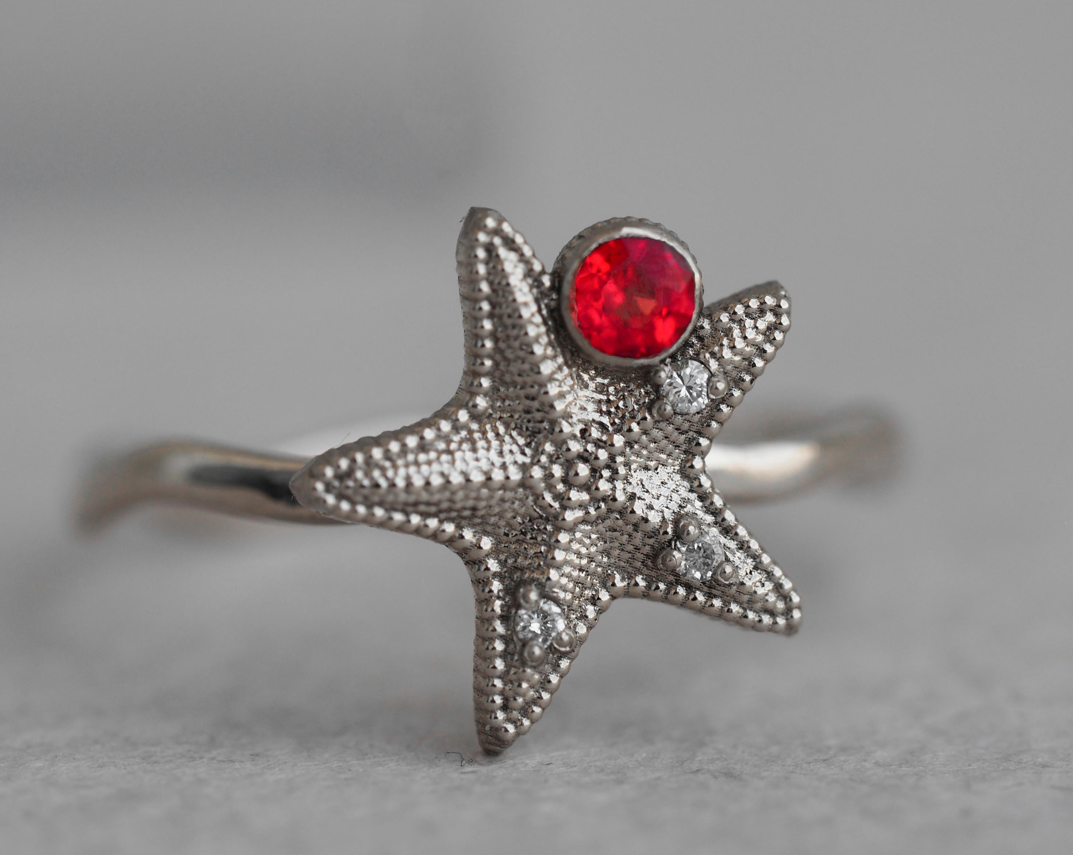 Round Cut Starfish 14k gold ring with Sapphire, diamonds. 