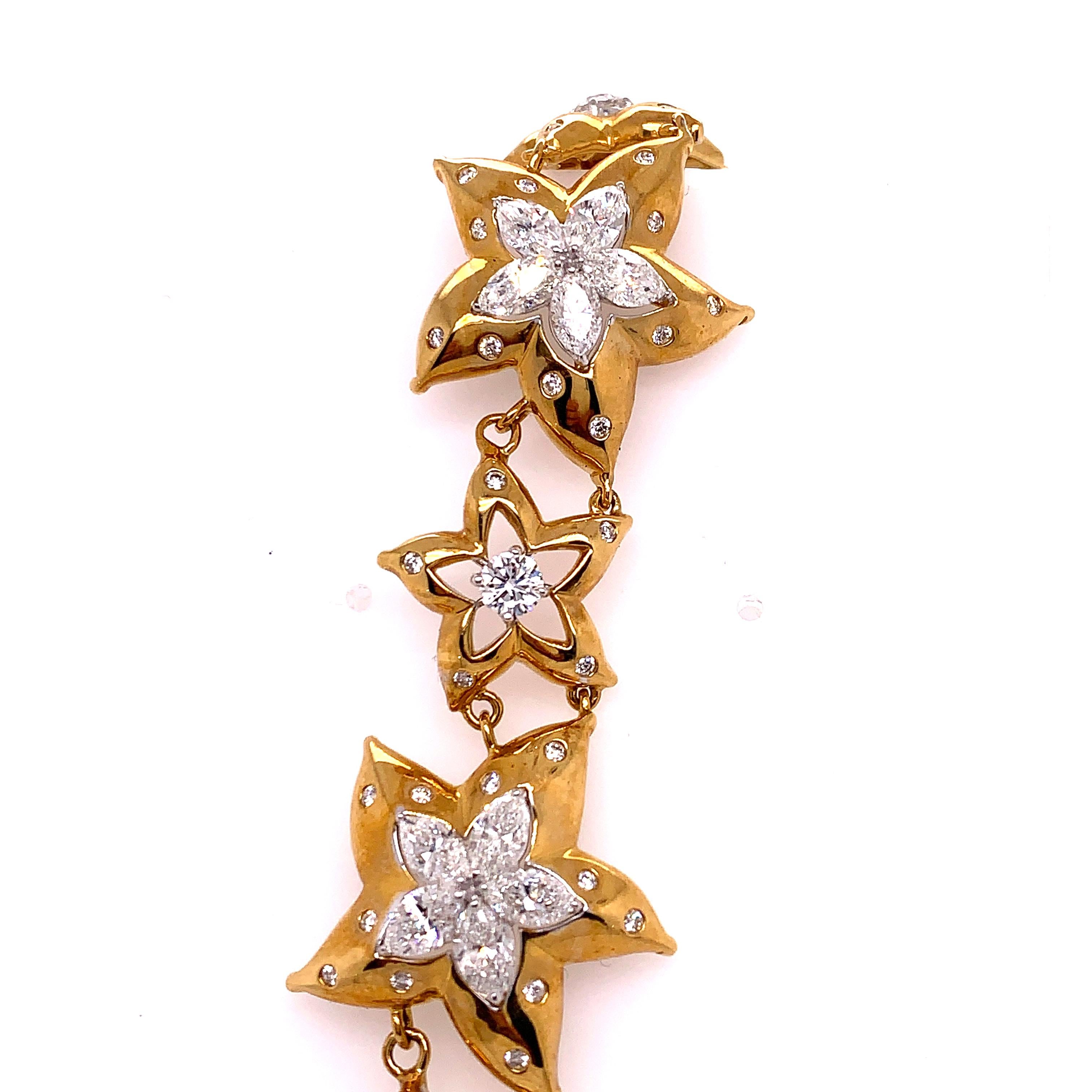 Starfish Motif Diamond and Gold Bracelet In Good Condition For Sale In New York, NY