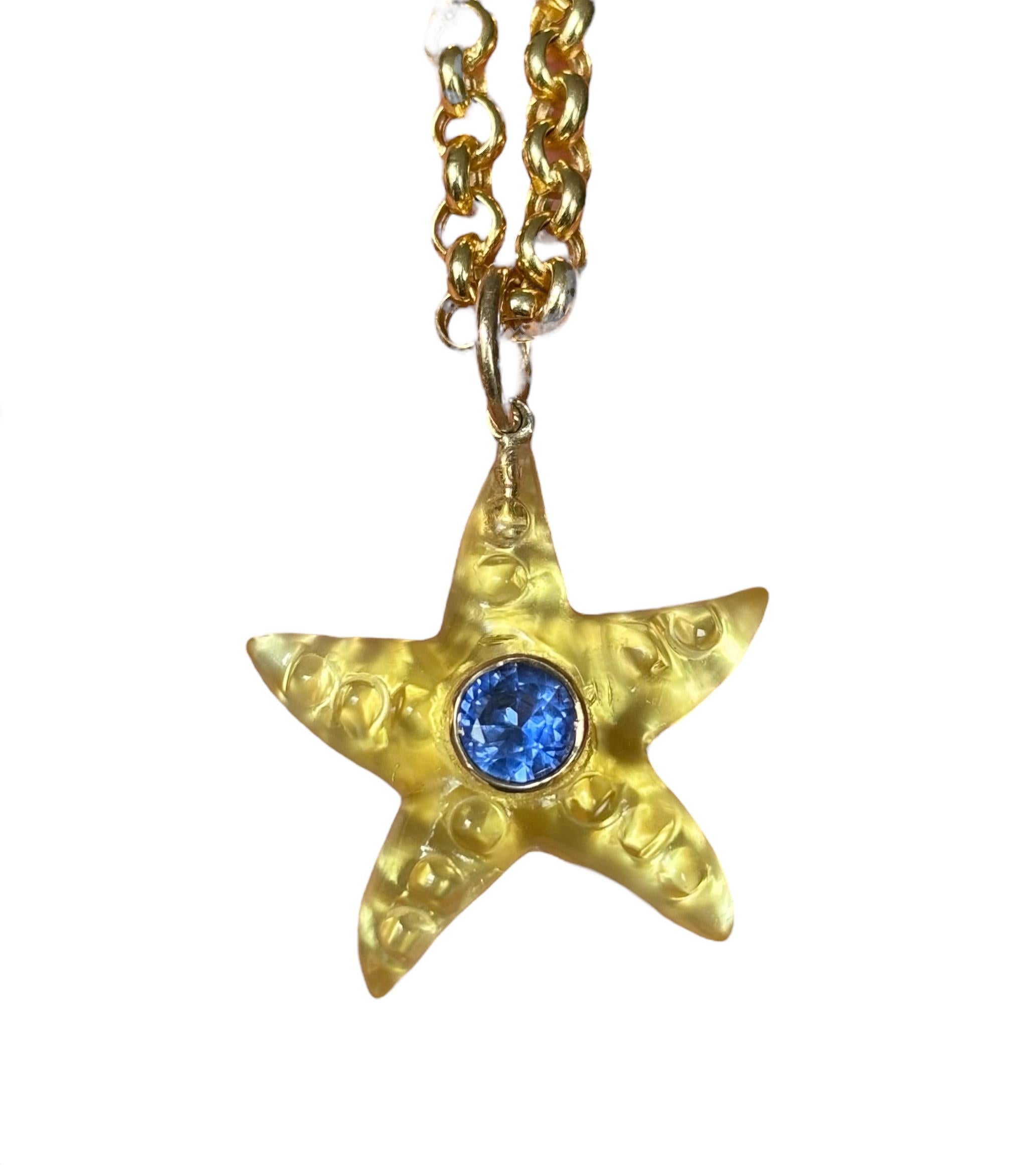 Taglio misto Ciondolo a forma di pesce stella, quarzo limone, zaffiro blu e oro 14k in vendita