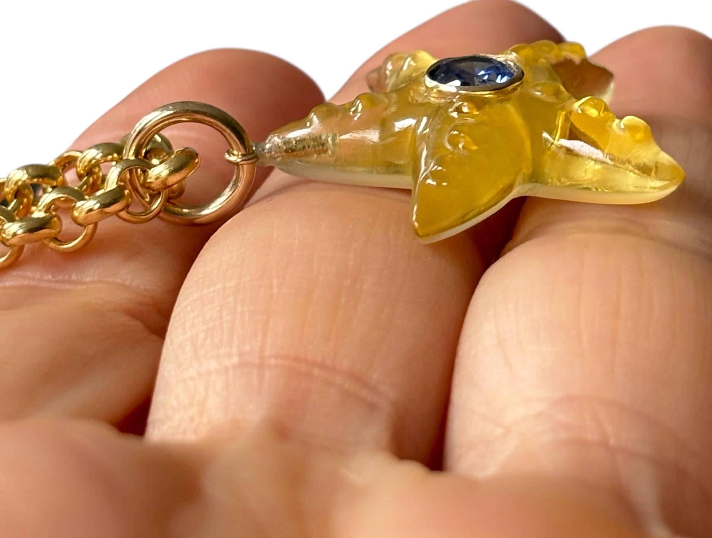 Ciondolo a forma di pesce stella, quarzo limone, zaffiro blu e oro 14k In condizioni Nuovo in vendita a New York, NY