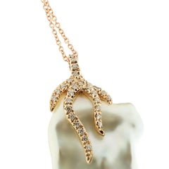 Starfish Pendant XXL-Sized Freshwater Pearl and Diamonds on 18 Karat Gold Chain