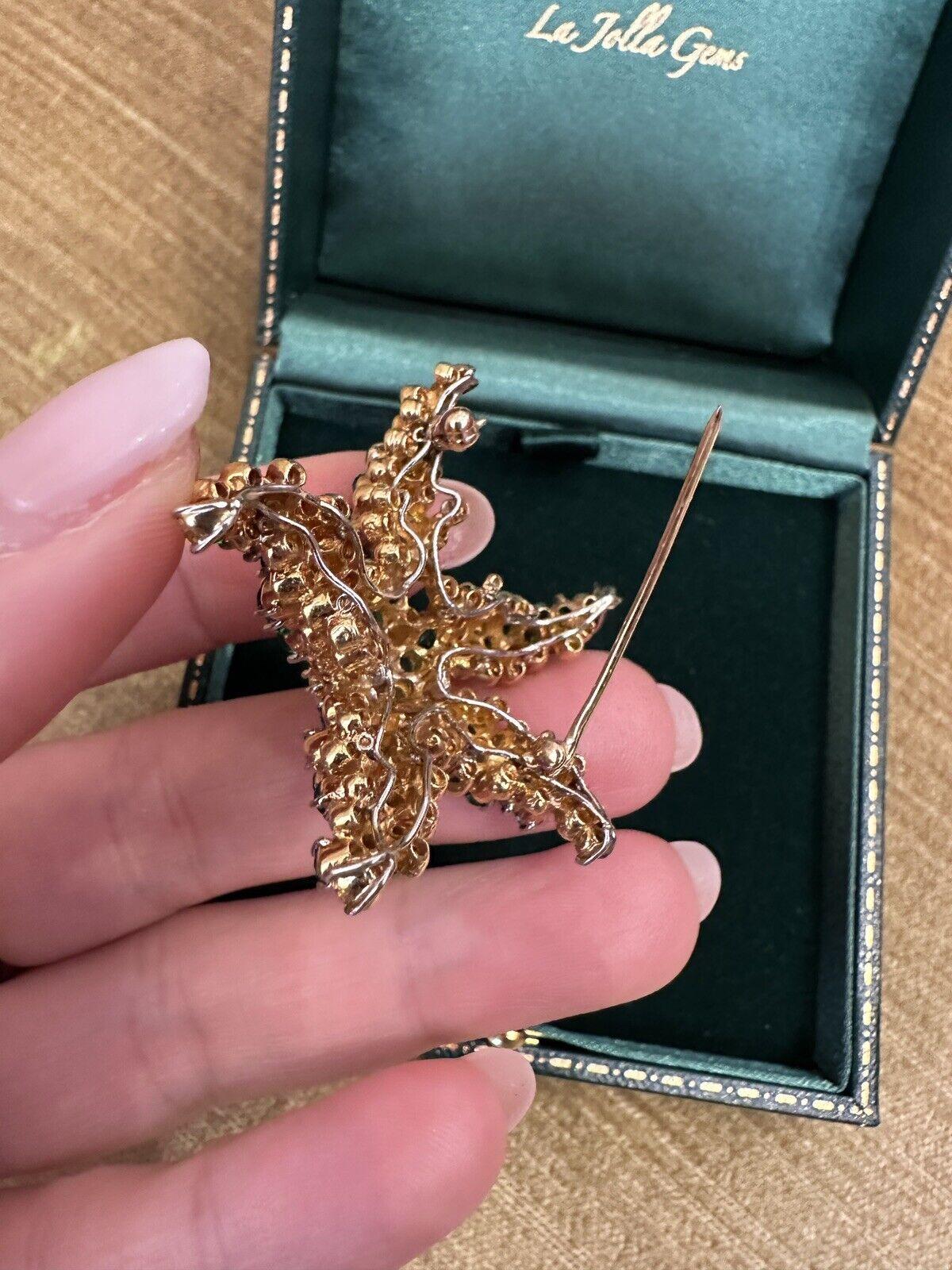 Starfish Pin with Diamond, Emeralds and Yellow Diamonds in 18k Yellow Gold For Sale 2