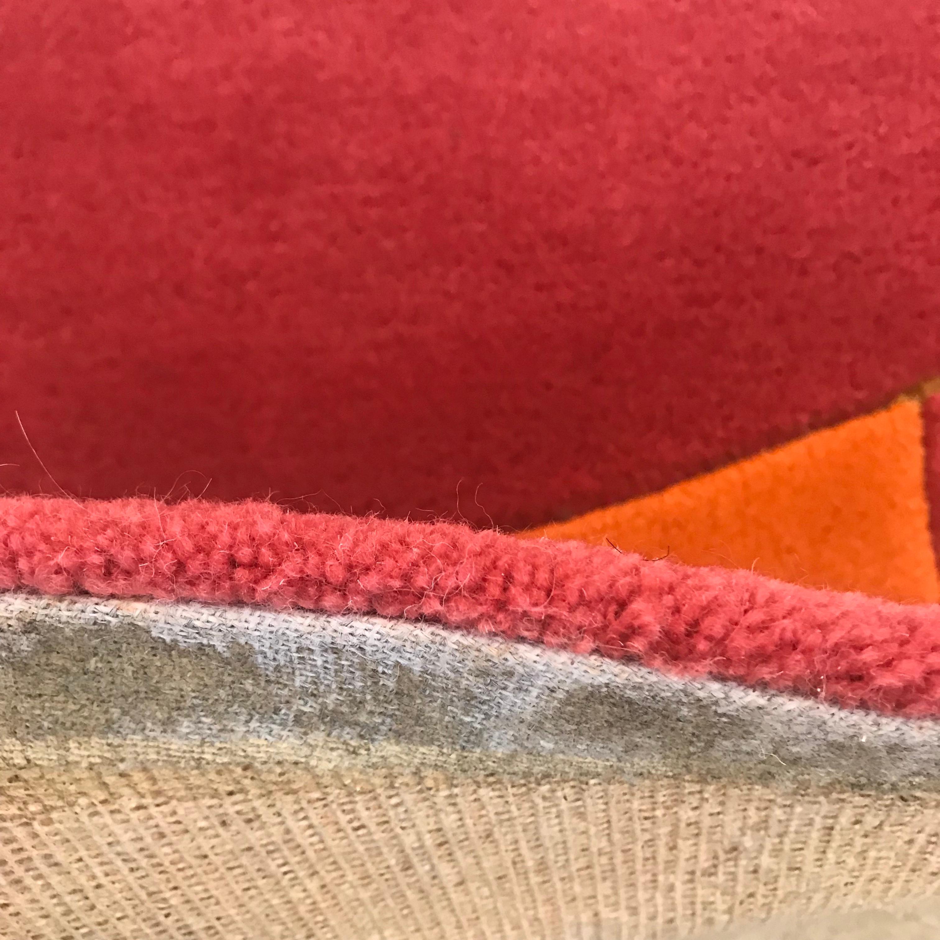 Pink and Orange Sun 'Stargaze' Handtufted Wool Children's Rug by Groundplans (Thailändisch) im Angebot