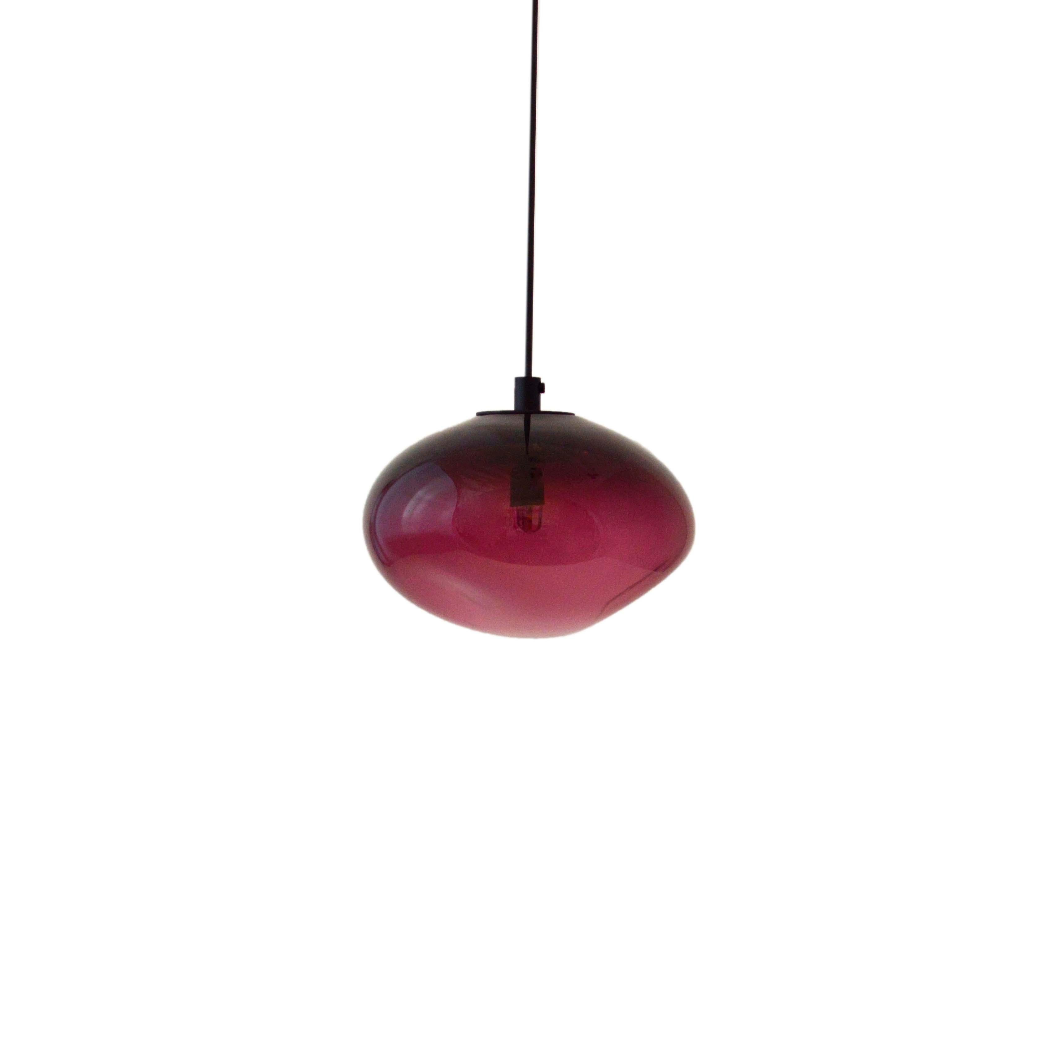 Starglow red Pendant by ELOA.
No UL listed 
Material: glass, steel, silver.
Dimensions: D 15 x W 13 x H 100 cm.
Also available in different colours and dimensions.

All our lamps can be wired according to each country. If sold to the USA it will be