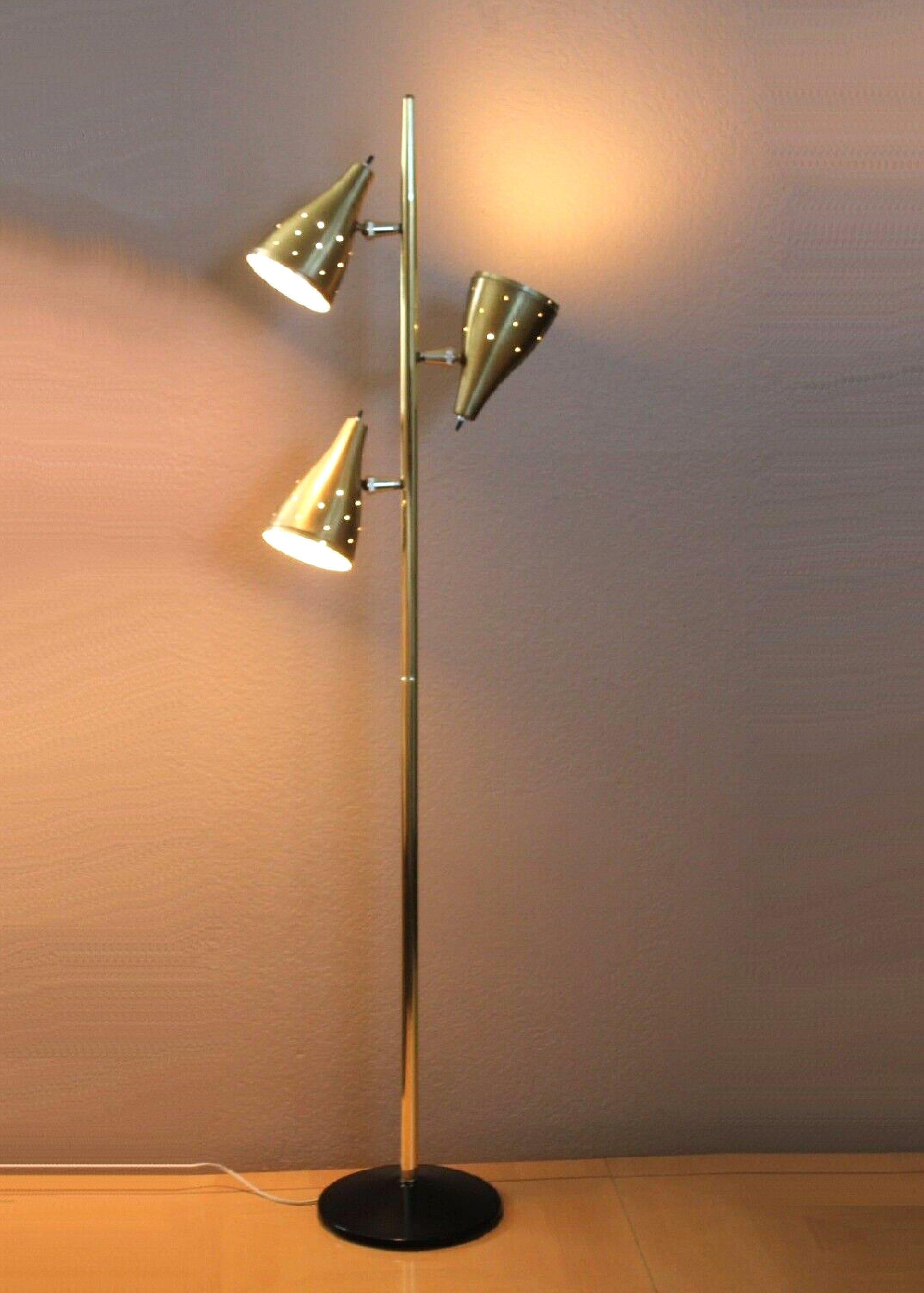 Métal Starlight 3 Shade Mid Century Modern Floor Pole Lamp ! 1950s Brass After Stilnovo en vente