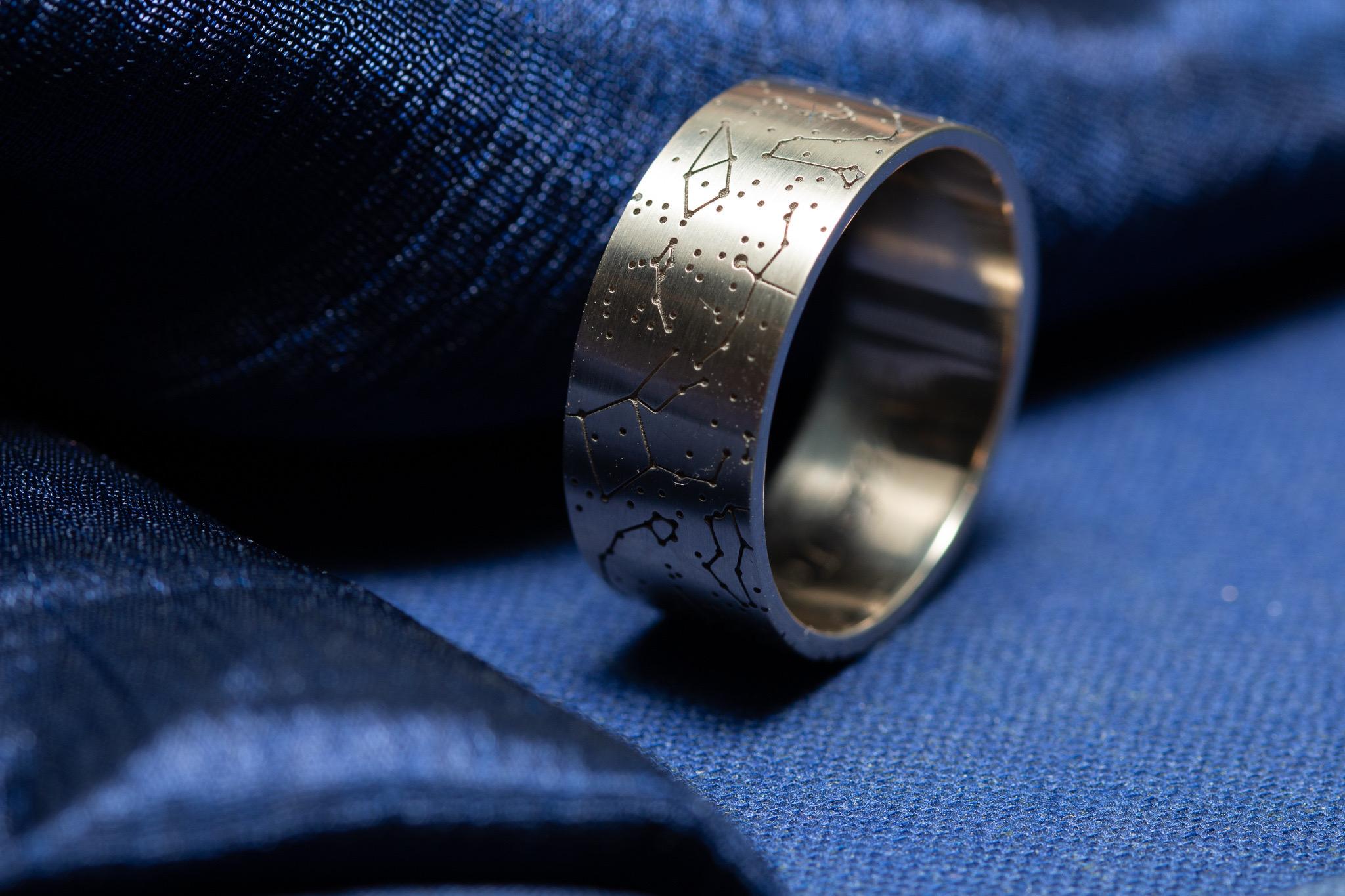 Solid gold 14 carat ring showing the star from any place on earth at any time you choose. Perfect for weddings or men’s engagement rings, special birthdays. Hand made in our Devon goldsmith atelier.  

You can select any colour gold, we make 28