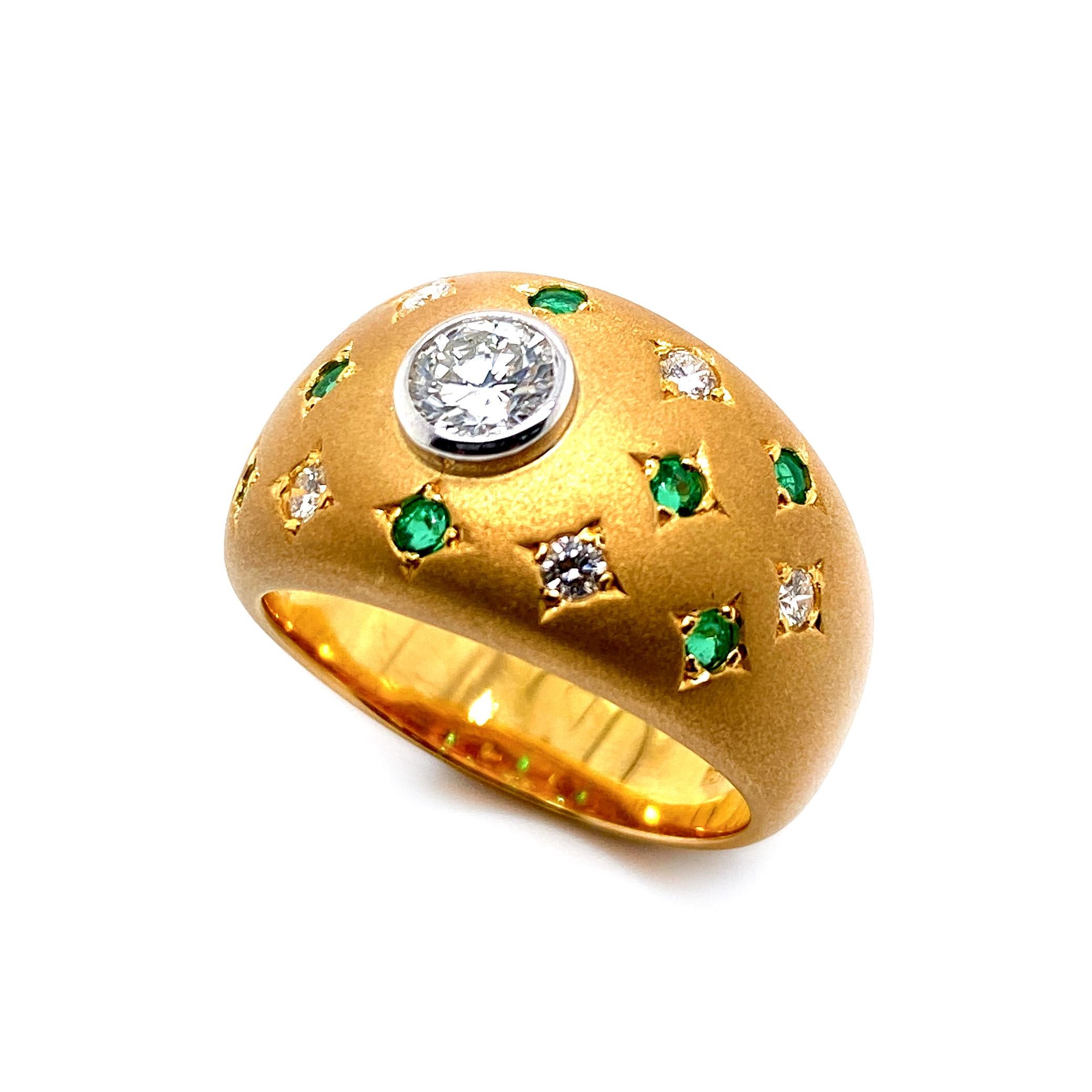 Retro Starry Diamond and Emerald Artisanal Dome Ring in 18 Karat Gold
