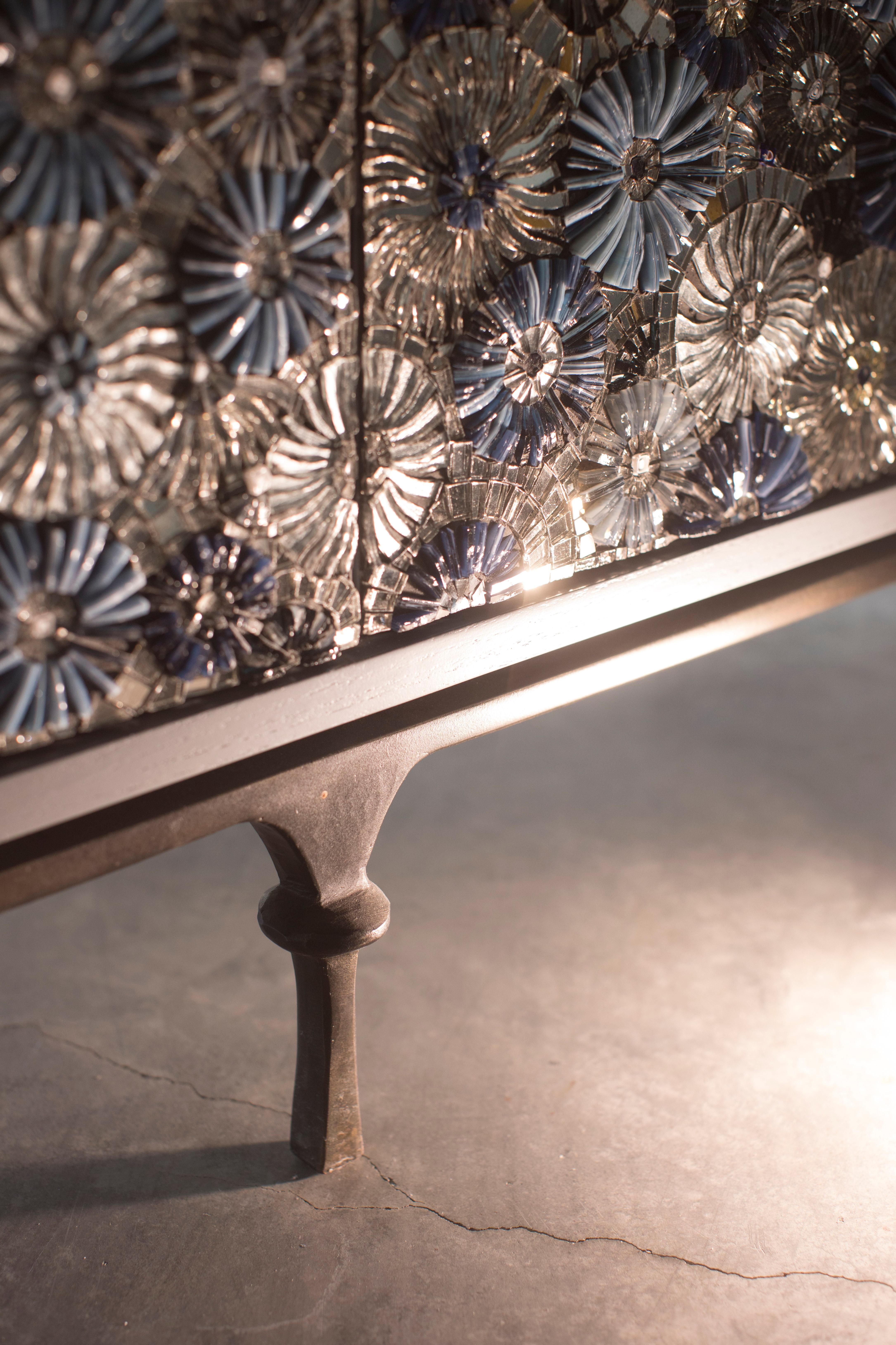 Modern Starry Night 4-Door Buffet with Silver and Pewter Glass by Ercole Home In New Condition For Sale In Brooklyn, NY