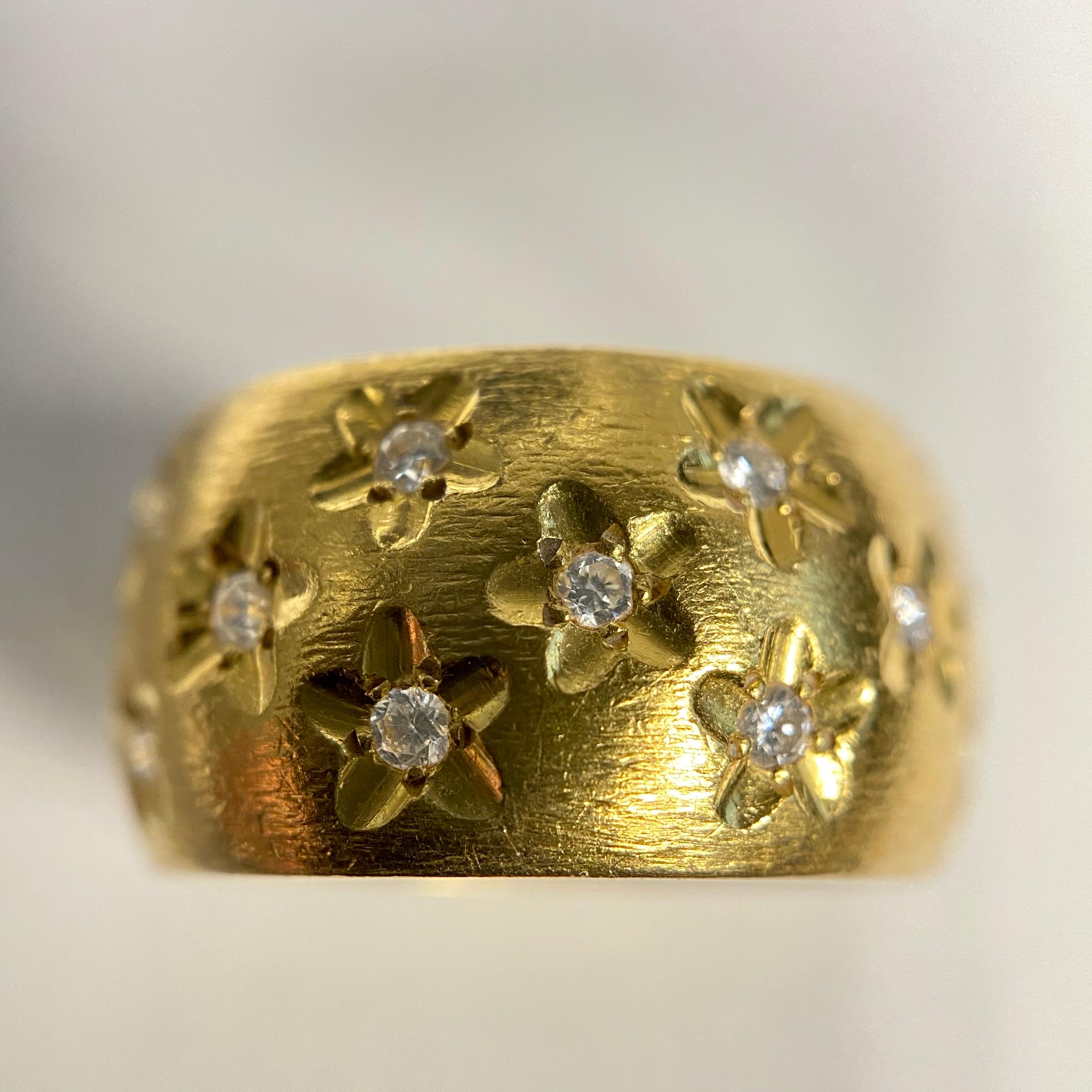 Brilliant Cut Starry Nights Diamond Ring in 22 Karat Gold, A2 by Arunashi For Sale