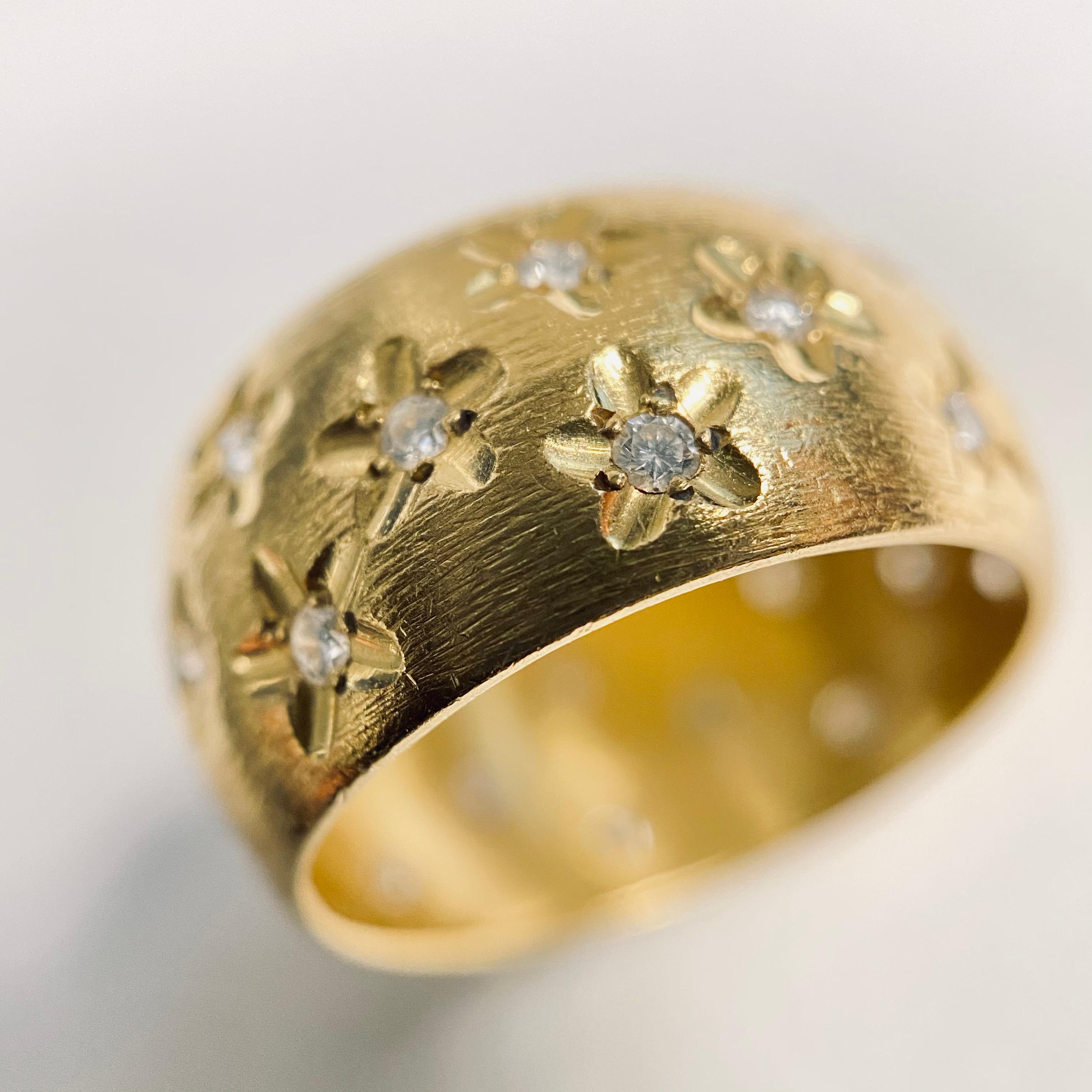 Brilliant Cut Starry Nights Diamond Ring in 22 Karat Gold, A2 by Arunashi For Sale