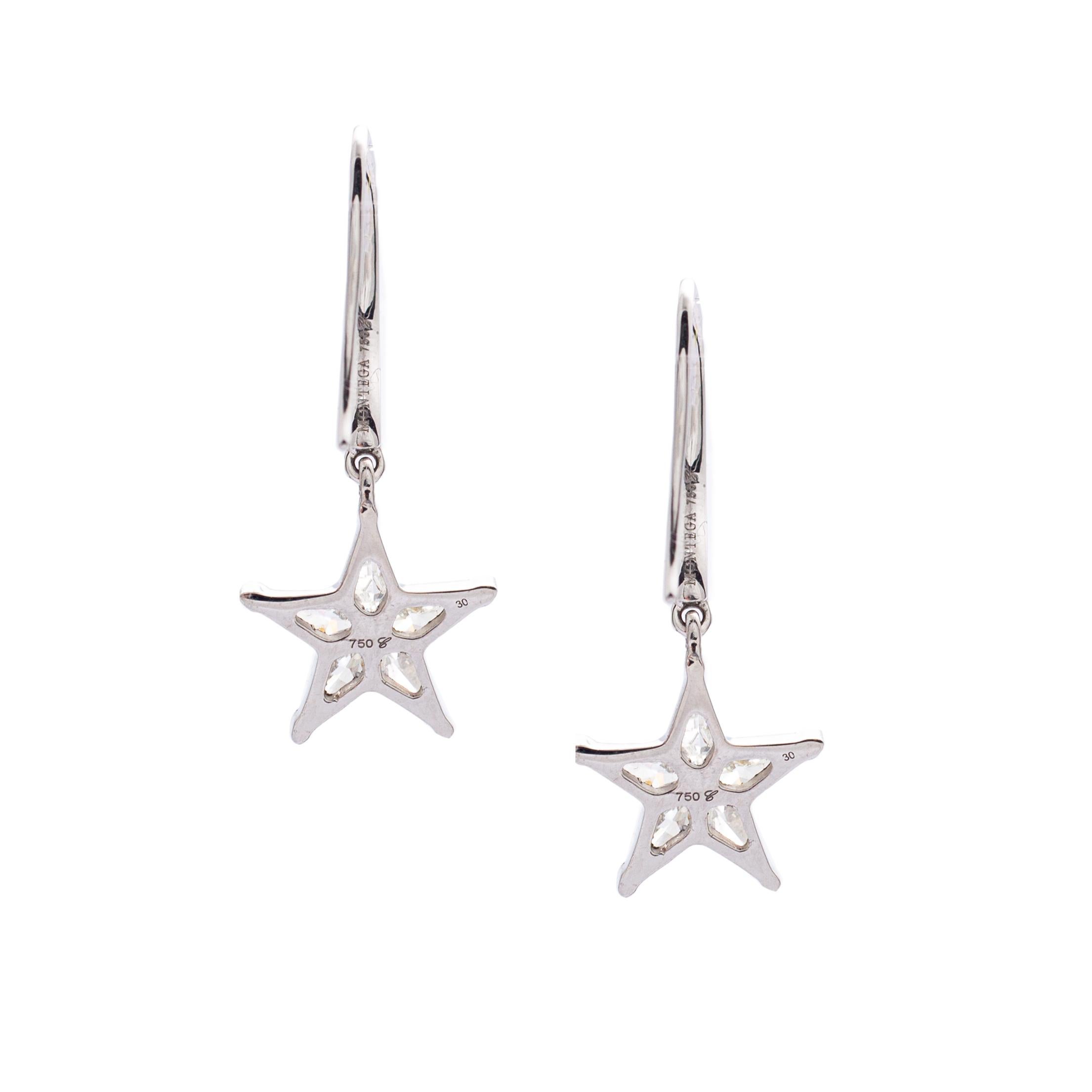 Round Cut Stars Diamonds White Gold Pendant Earrings For Sale