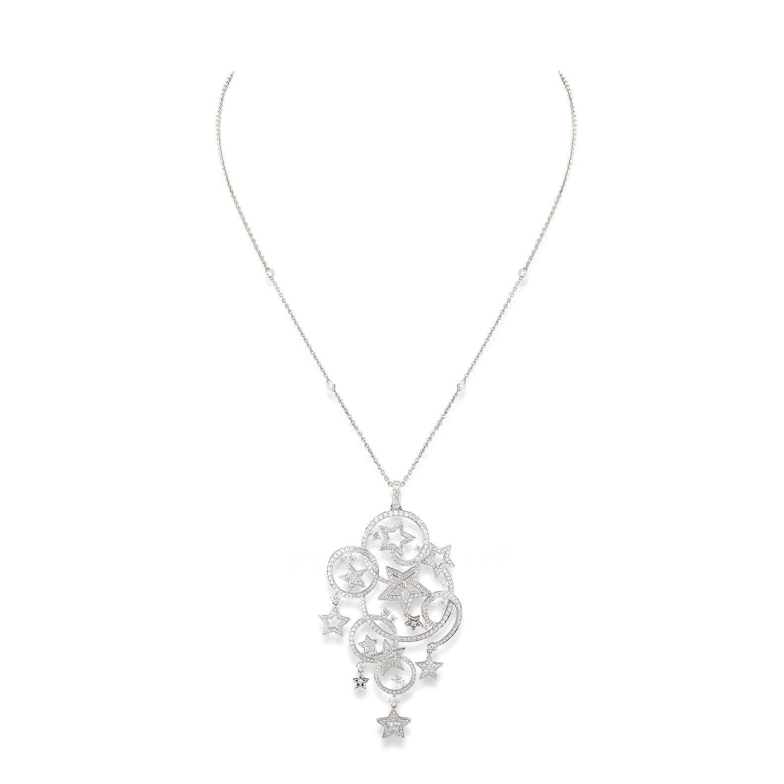 Contemporaneo Collana con ciondolo a forma di stella in vendita