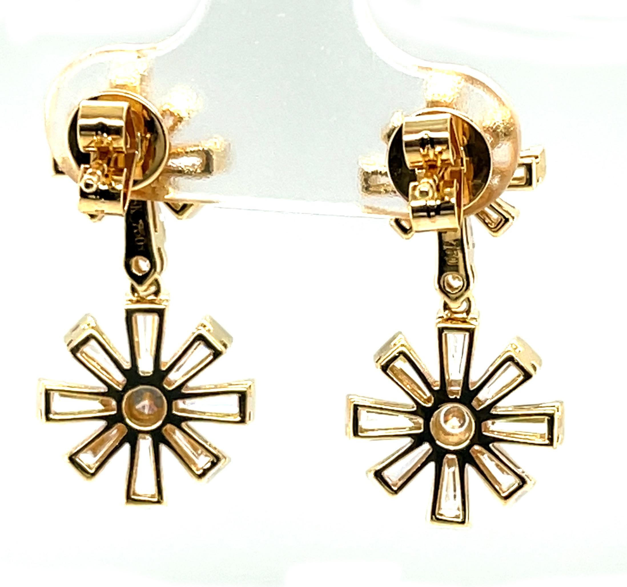 Diamond Double Snowflake Dangle Earrings in Yellow Gold, 1.49 Carat Total In New Condition For Sale In Los Angeles, CA
