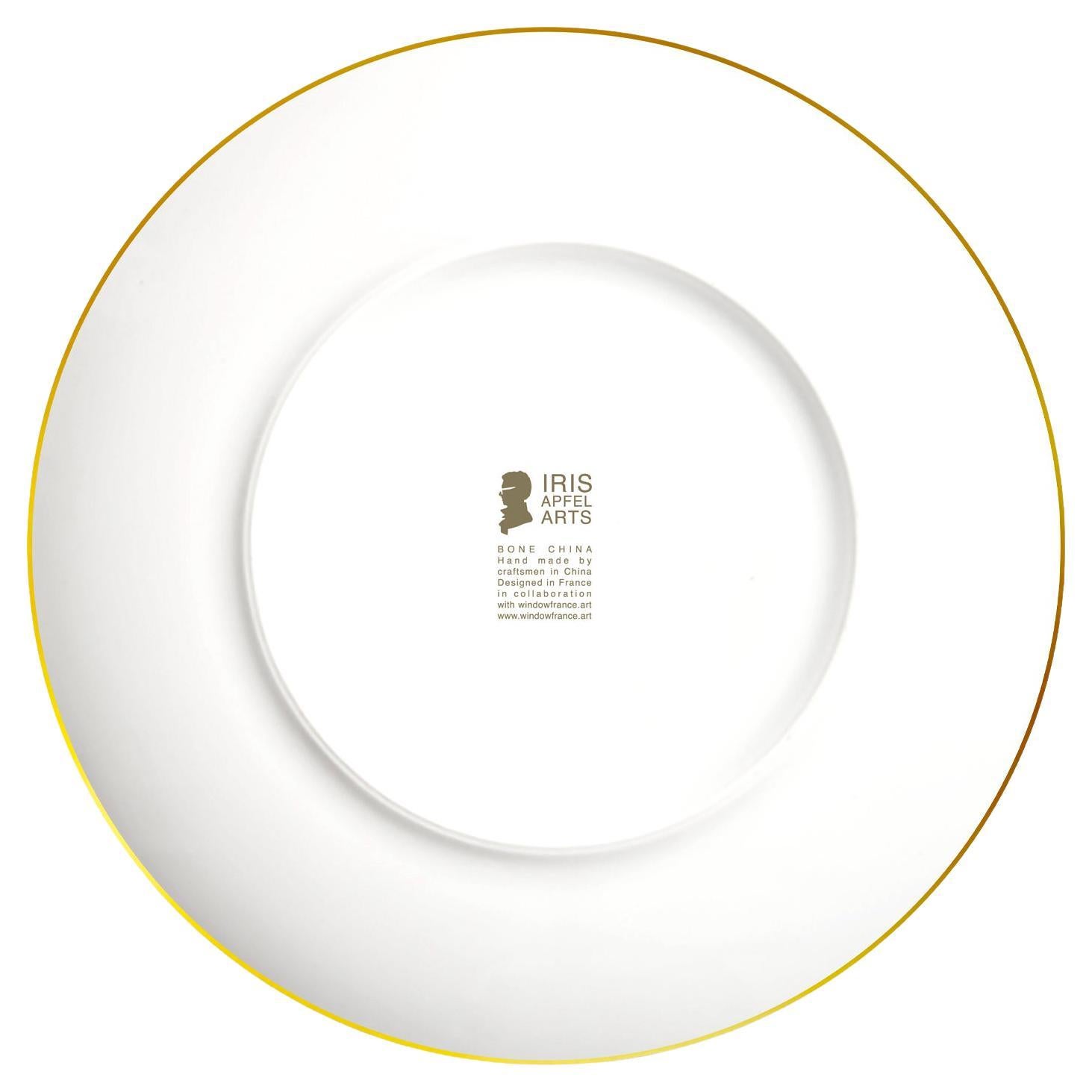 This sleek, classic set of starter plates are the perfect mix of versatility and luxury. Used either in tandem with other Iris Apfel plate designs or on their own, these plates are the perfect touch for your next dinner party.