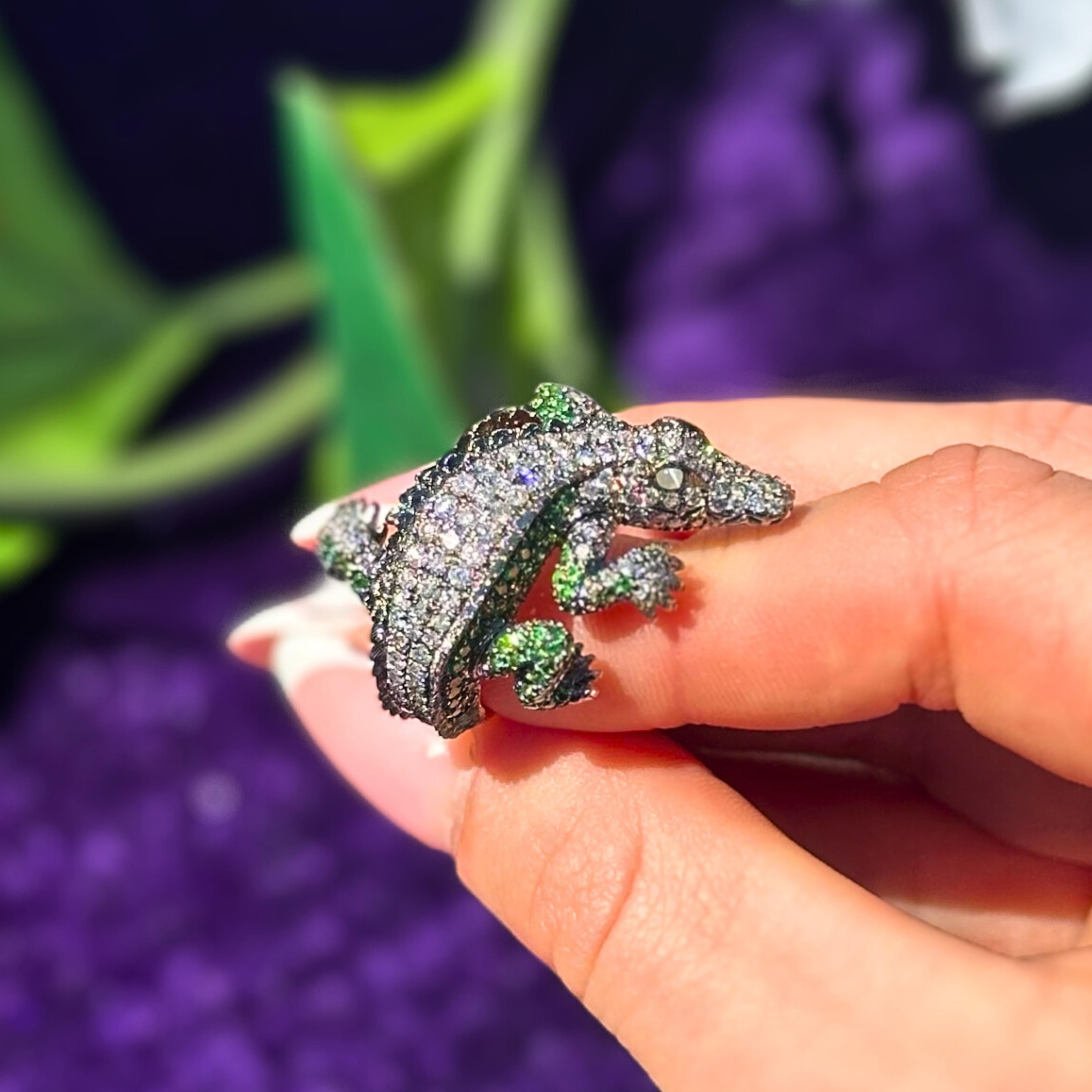 Rough Cut Startling Crocodile Diamond Tsavorite Yellow gold 18K Exclusive Ring For Sale