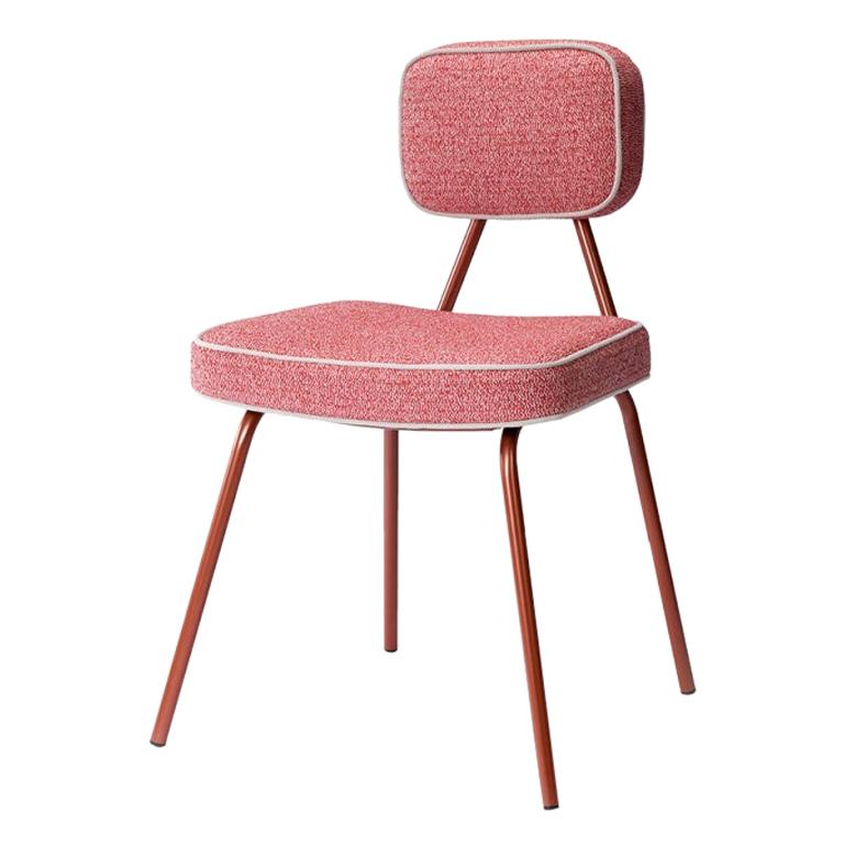 Chaise de salle à manger rose avec métal laqué et tissu d'ameublement neuf en vente