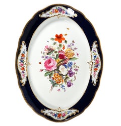 Majestuoso plato ceremonial de Meissen, excepcionalmente grande, con pintura de ramos de flores, 1870